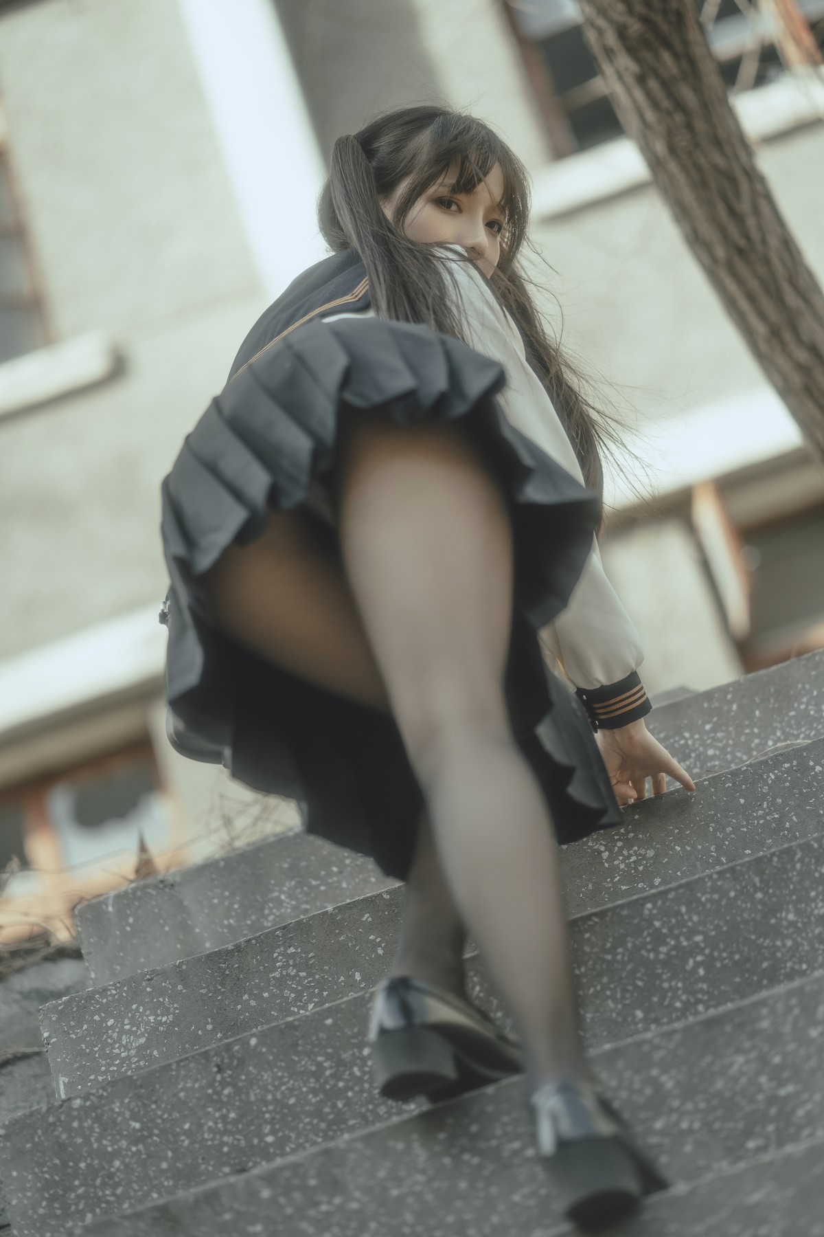 xgyw.top_Coser美女六味帝皇酱废墟JK主题户外脱性感制服露白色内衣秀豪乳诱惑写真42P