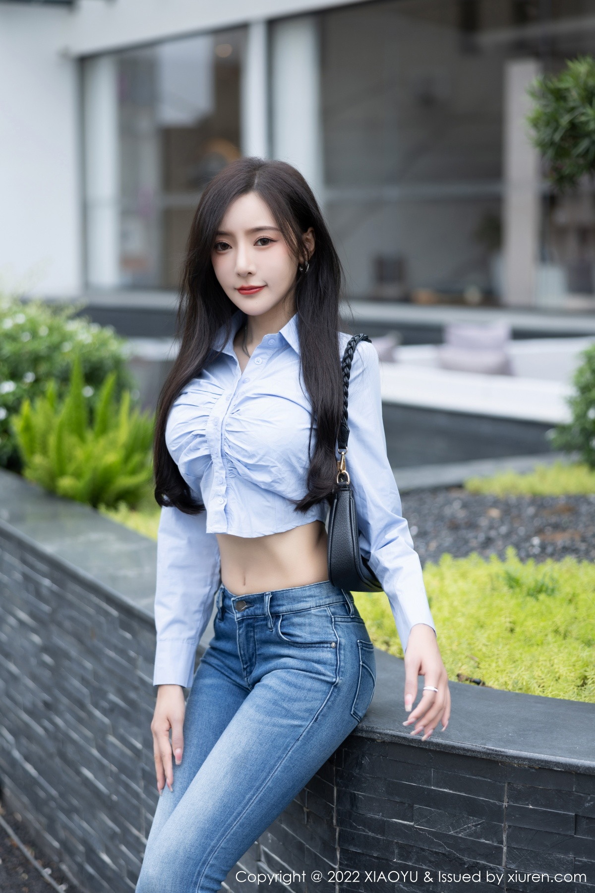 xgyw.top_[XiaoYu画语界]Vol.904_女神王馨瑶yanni杭州旅拍浅蓝T恤配牛仔裤露白色内衣诱惑写真88P
