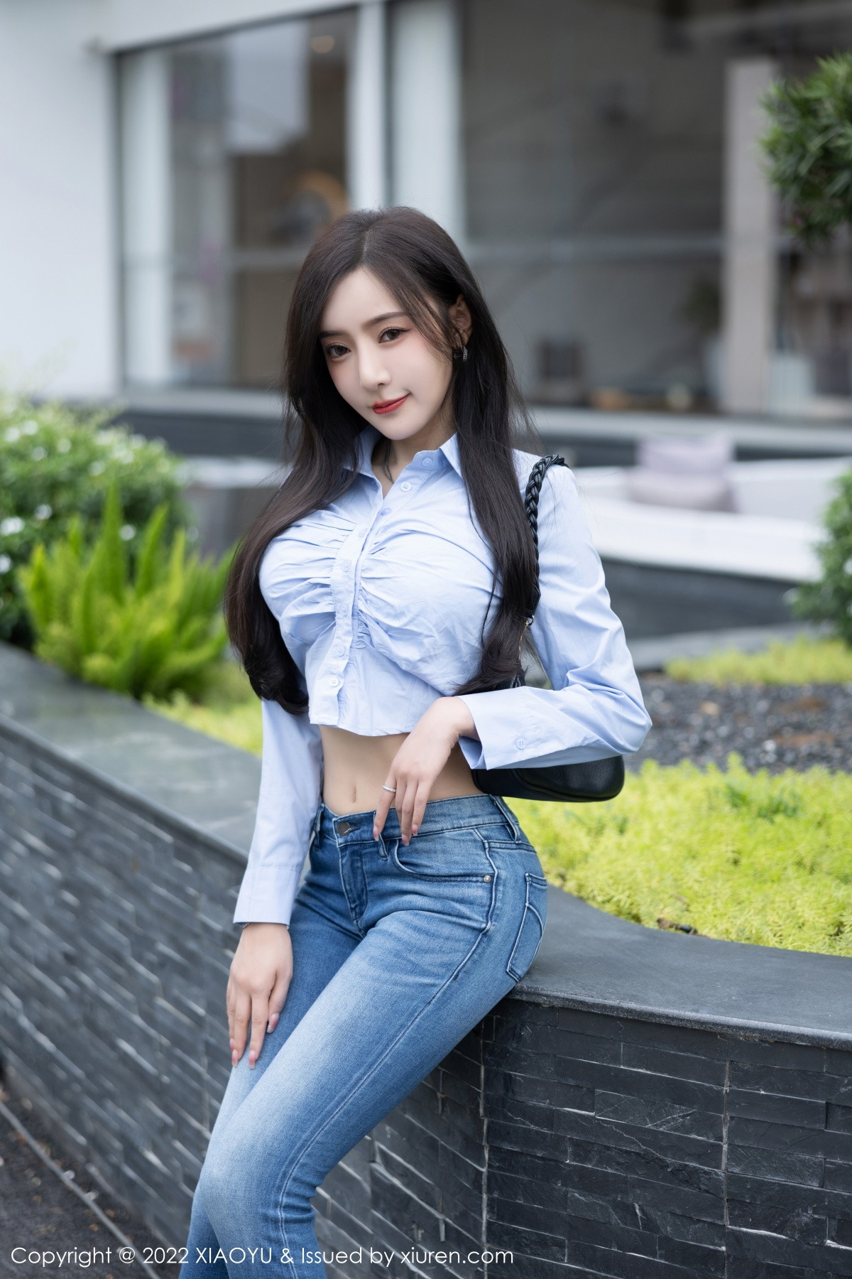 xgyw.top_[XiaoYu画语界]Vol.904_女神王馨瑶yanni杭州旅拍浅蓝T恤配牛仔裤露白色内衣诱惑写真88P
