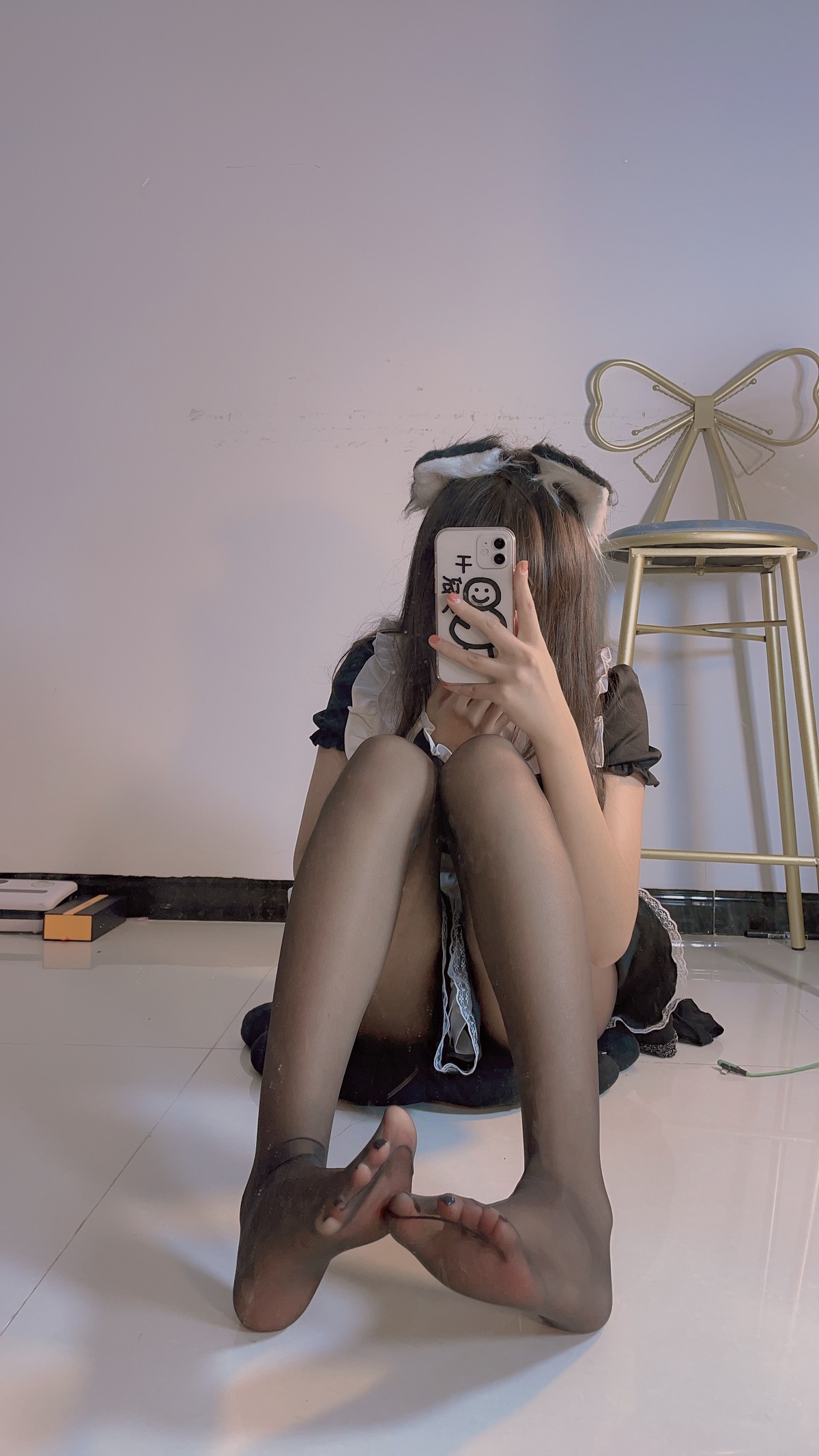xgyw.top_网络美少女宁酱0w0黑丝女仆主题私房性感黑色女仆装配超薄黑丝秀翘臀诱惑写真39P