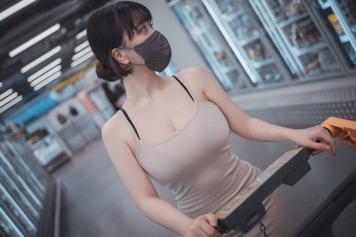 xgyw.top_[DJAWA]No.226_模特ZziZzi_New Town Bride主题性感厨娘装黑色内裤秀翘臀诱惑写真207P