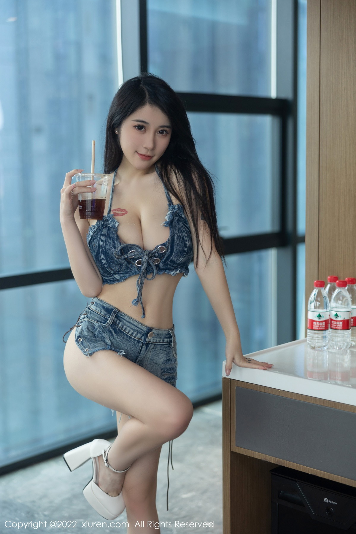 xgyw.top_XiuRen第5868期_模特美七Mia私房性感超短情趣牛仔服秀惹火身材撩人诱惑写真82P