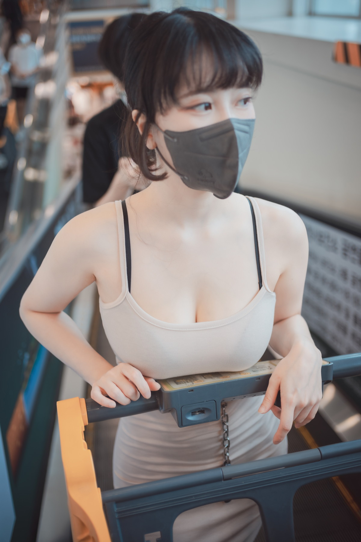xgyw.top_[DJAWA]No.226_模特ZziZzi_New Town Bride主题性感厨娘装黑色内裤秀翘臀诱惑写真207P