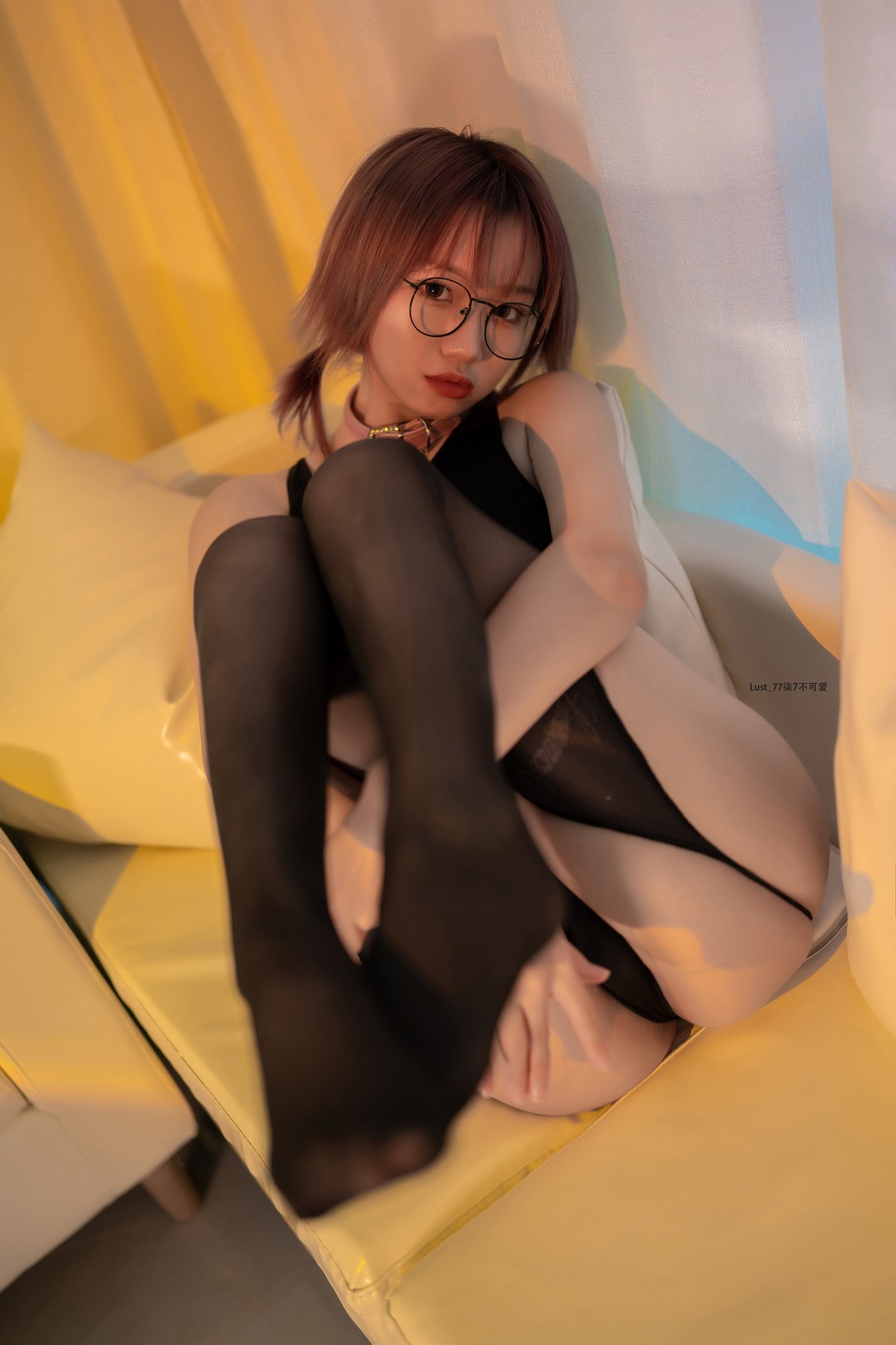 xgyw.top_动漫博主柒柒要乖哦竞泳水着主题黑色连体泳衣配黑丝吊袜秀完美身材诱惑写真82P