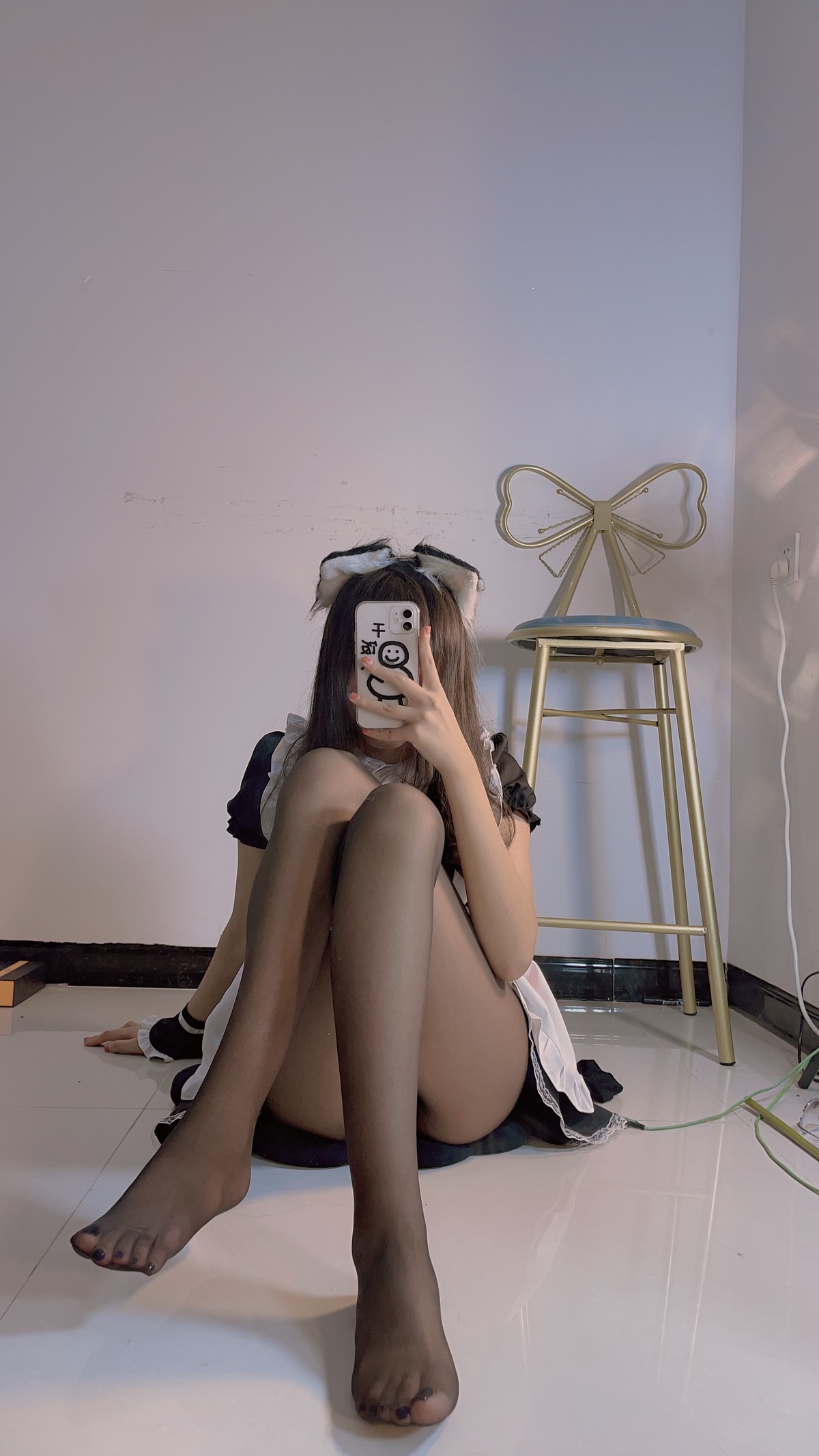 xgyw.top_网络美少女宁酱0w0黑丝女仆主题私房性感黑色女仆装配超薄黑丝秀翘臀诱惑写真39P