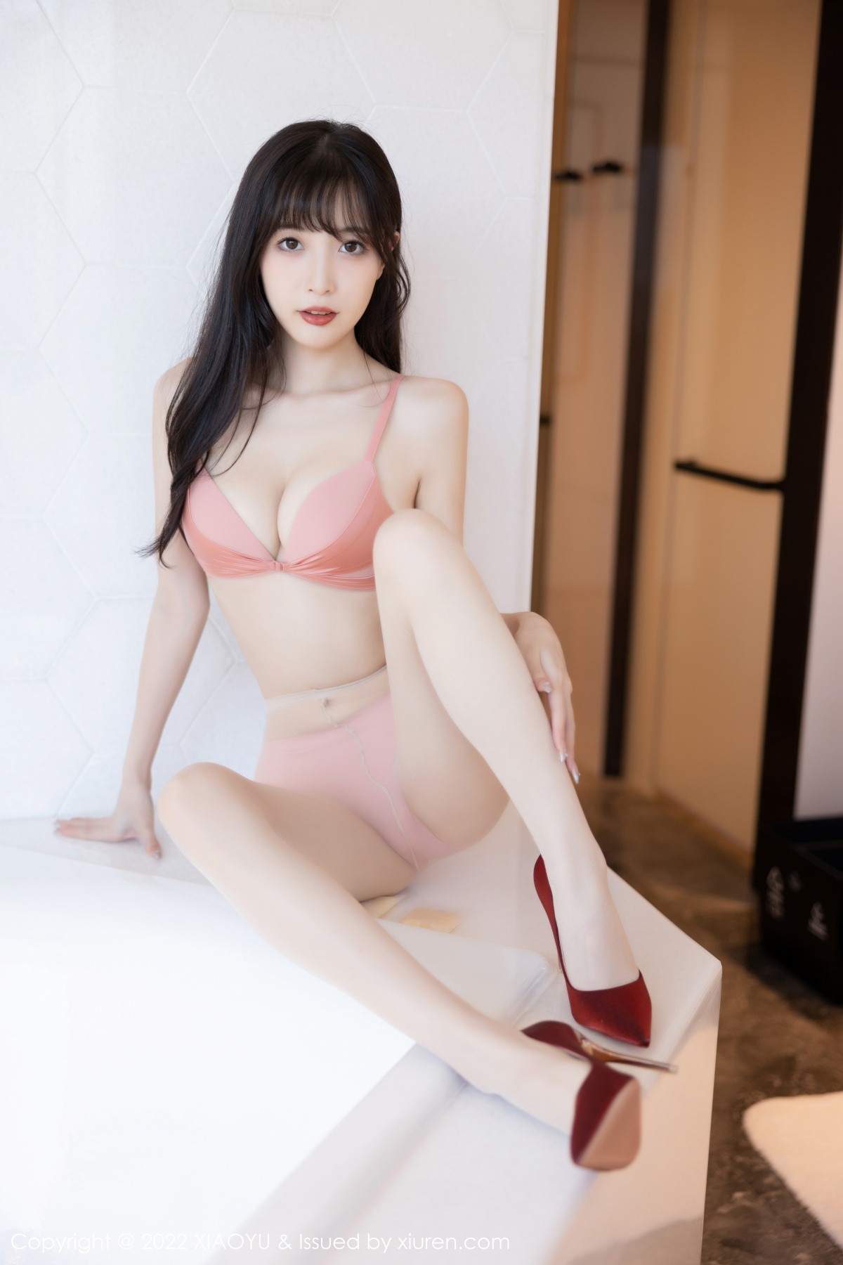 xgyw.top_[XiaoYu画语界]Vol.906_模特林星阑半脱露性感粉色内衣配超薄肉丝秀完美身材诱惑写真84P