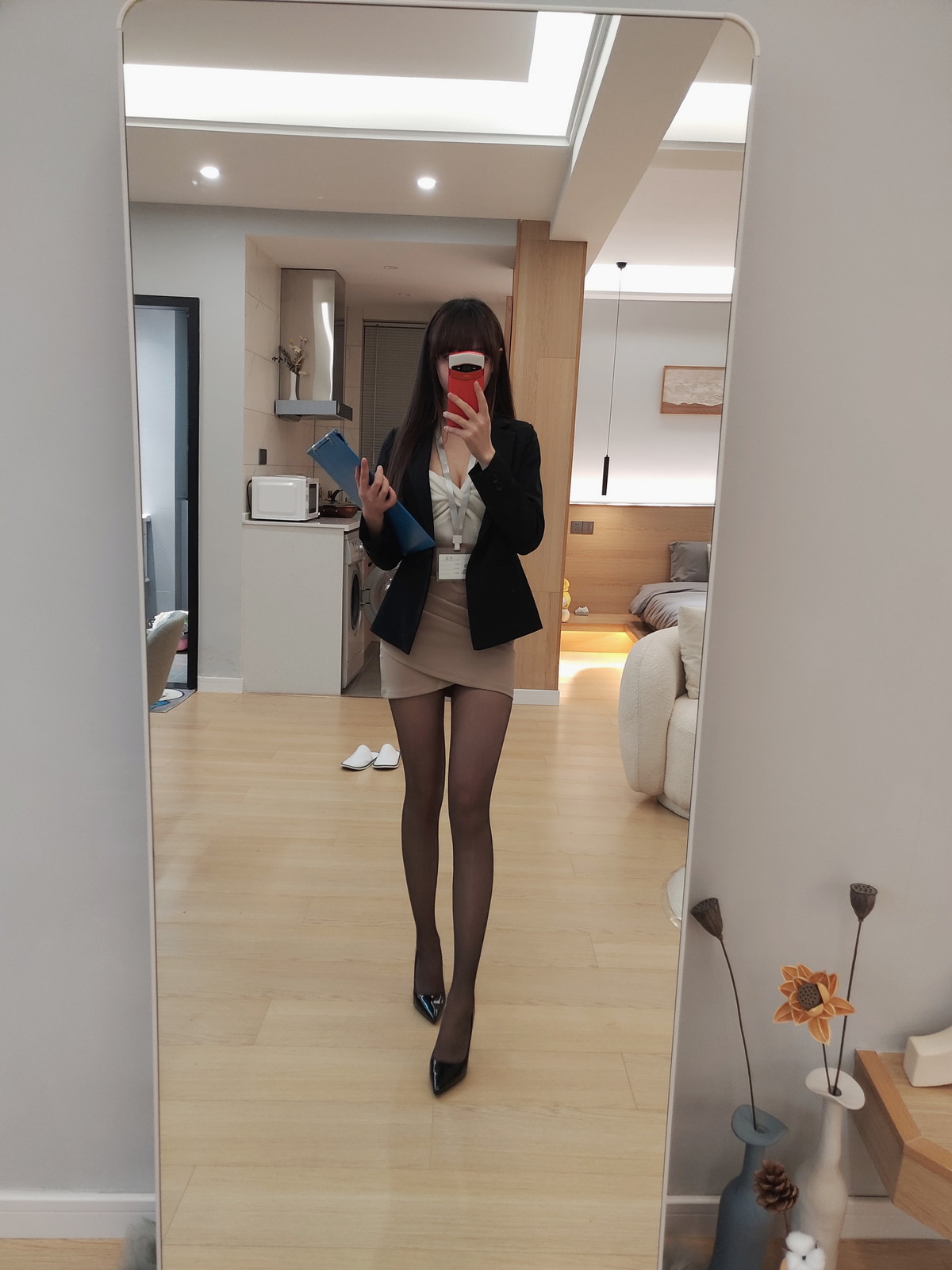xgyw.top_Cos小姐姐雪琪OL后辈出差第一天主题性感制服短裙配超薄黑丝秀美腿迷人写真47P