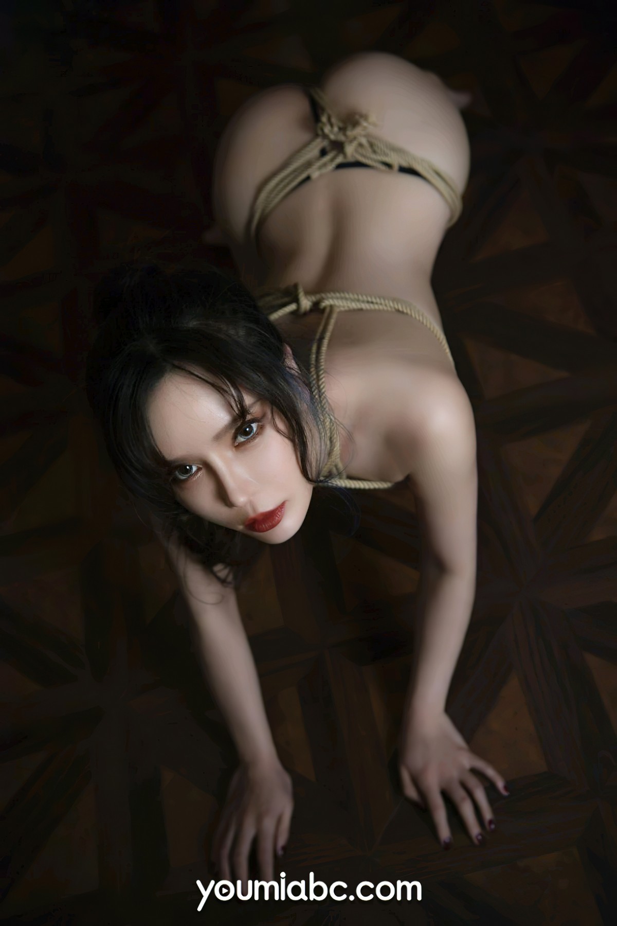 xgyw.top_[YouMi尤蜜]Vol.858_模特艾小青私房性感白色薄T半脱露豪乳遮点极致诱惑写真30P