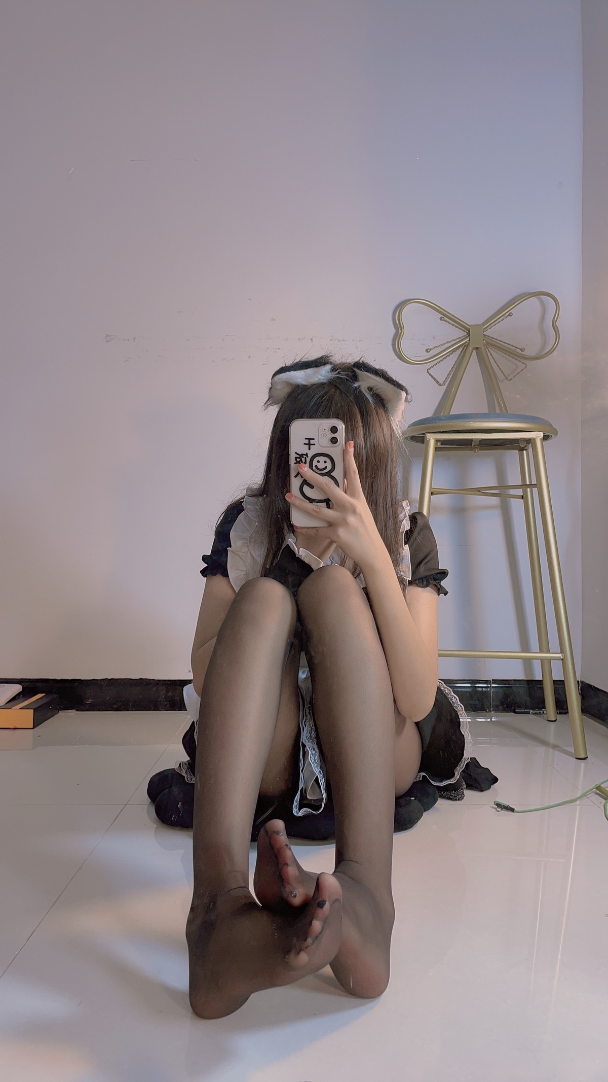 xgyw.top_网络美少女宁酱0w0黑丝女仆主题私房性感黑色女仆装配超薄黑丝秀翘臀诱惑写真39P