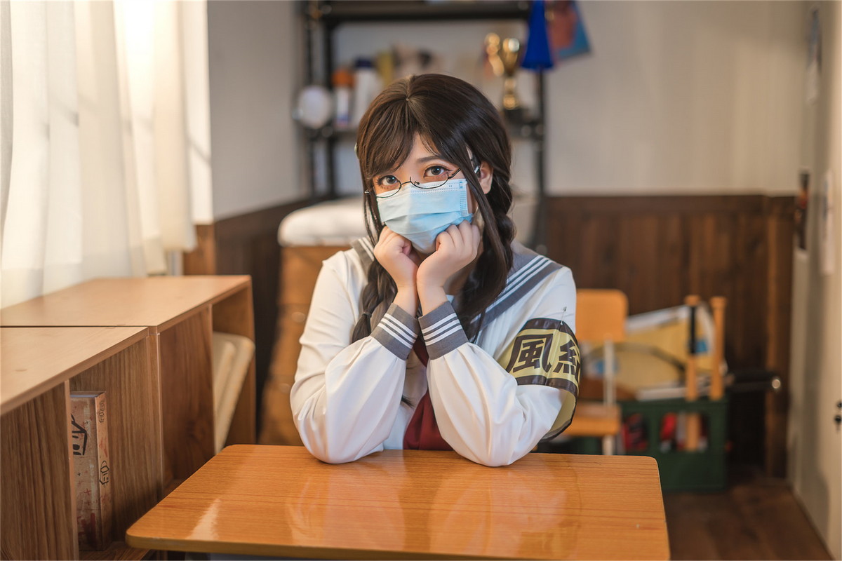 xgyw.top_网络美女啊日日_Ganlory放课后风纪主题私房半脱学生制服露性感内衣诱惑写真51P