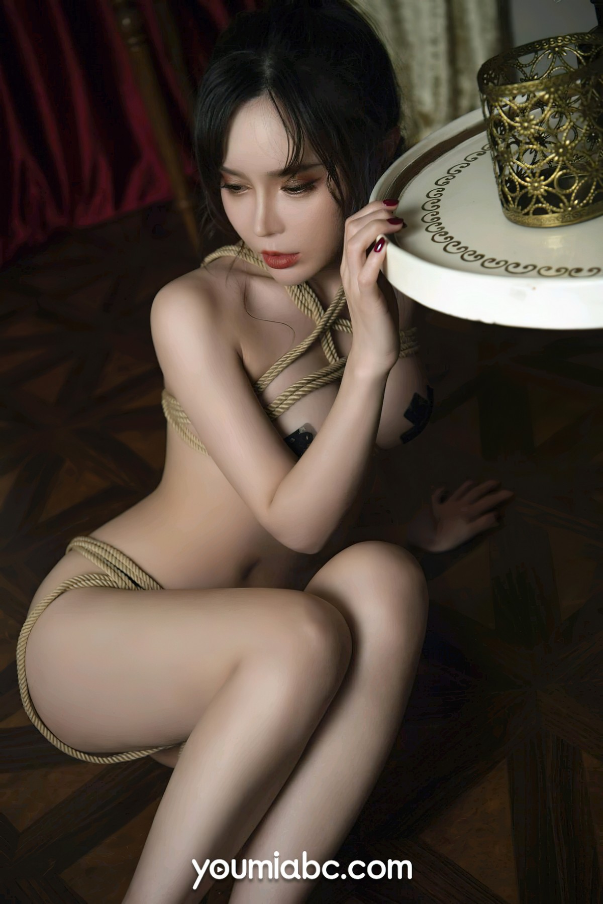 xgyw.top_[YouMi尤蜜]Vol.858_模特艾小青私房性感白色薄T半脱露豪乳遮点极致诱惑写真30P