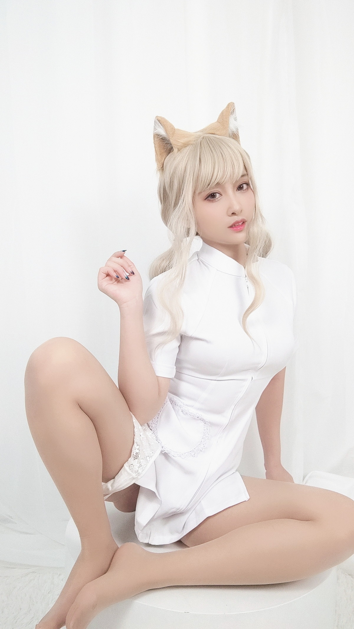 xgyw.top_动漫博主洛璃LoLiSAMA橘猫护士主题脱护士装露性感内衣配超薄肉丝诱惑写真107P