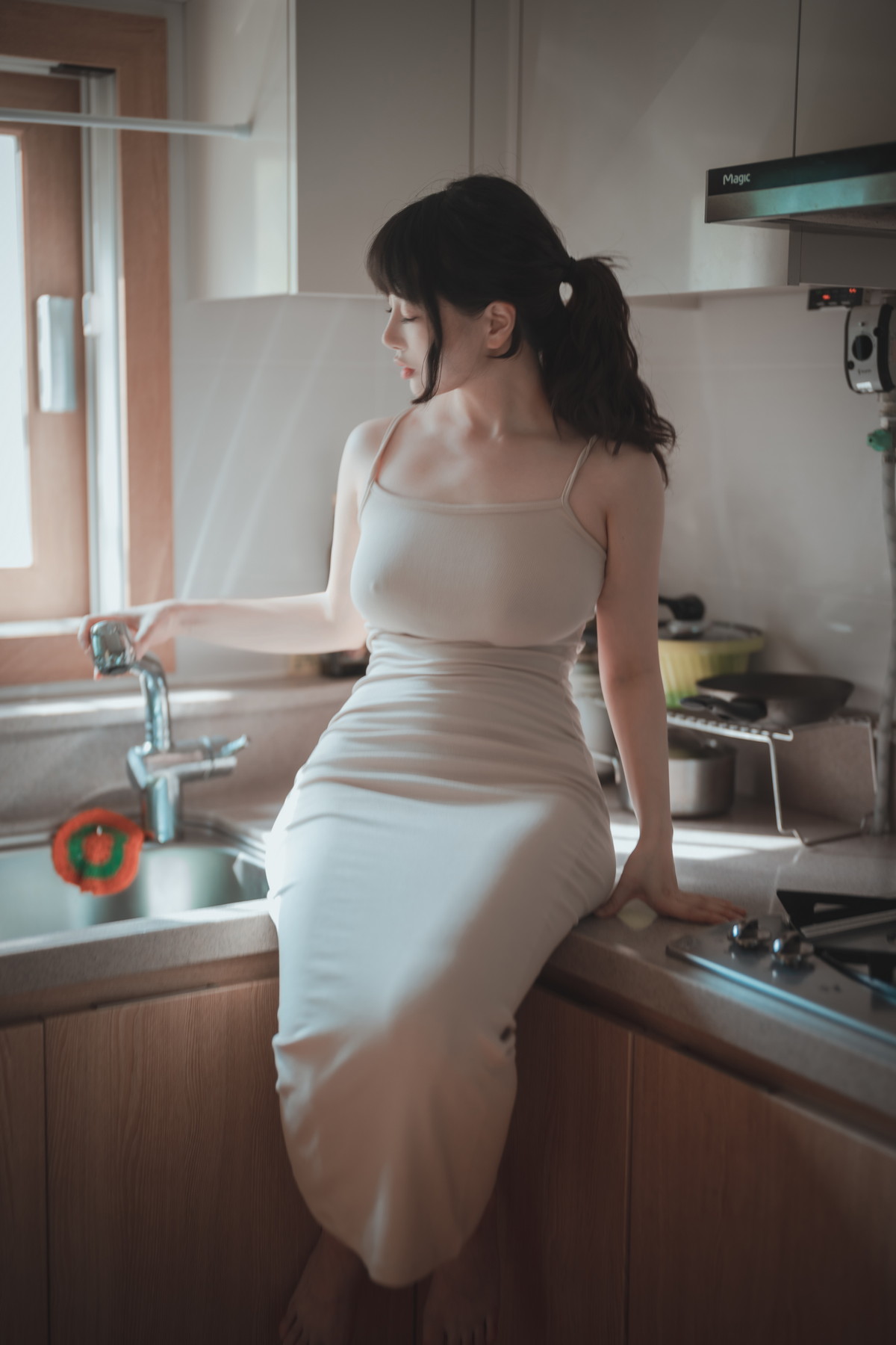 xgyw.top_[DJAWA]No.226_模特ZziZzi_New Town Bride主题性感厨娘装黑色内裤秀翘臀诱惑写真207P