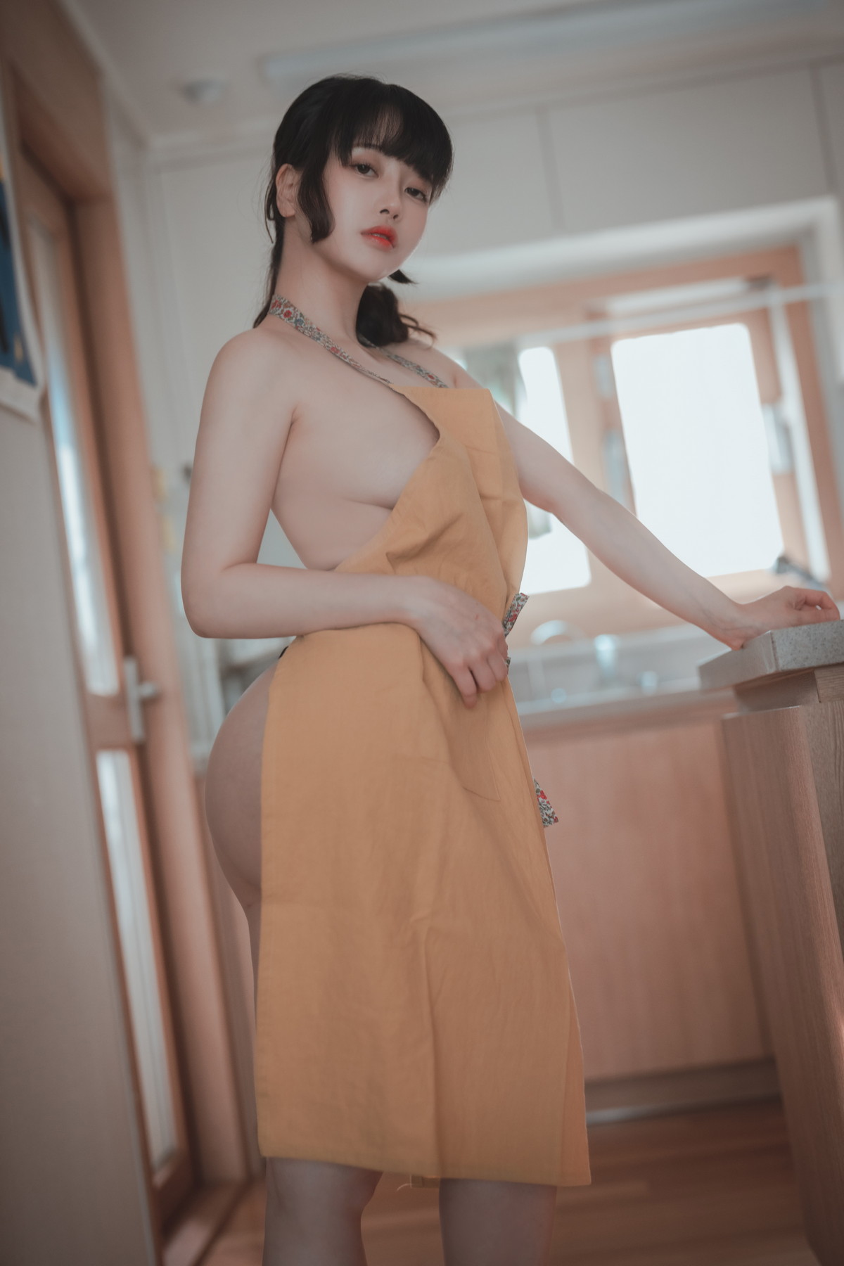 xgyw.top_[DJAWA]No.226_模特ZziZzi_New Town Bride主题性感厨娘装黑色内裤秀翘臀诱惑写真207P