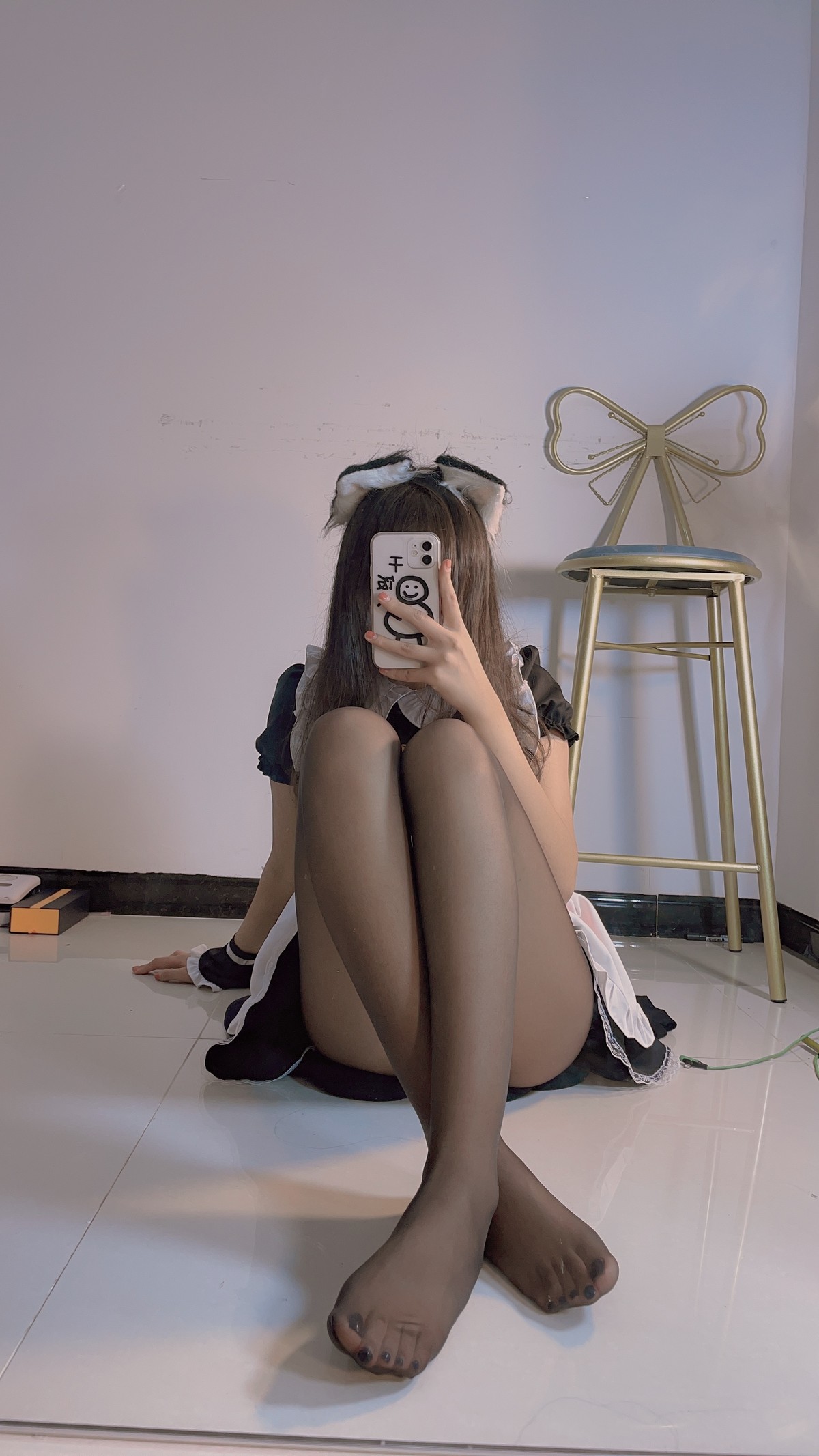xgyw.top_网络美少女宁酱0w0黑丝女仆主题私房性感黑色女仆装配超薄黑丝秀翘臀诱惑写真39P