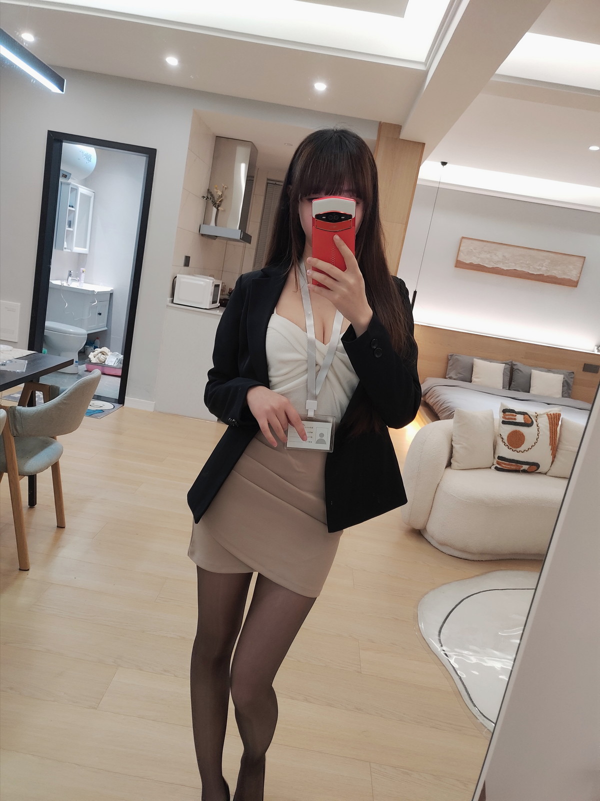 xgyw.top_Cos小姐姐雪琪OL后辈出差第一天主题性感制服短裙配超薄黑丝秀美腿迷人写真47P