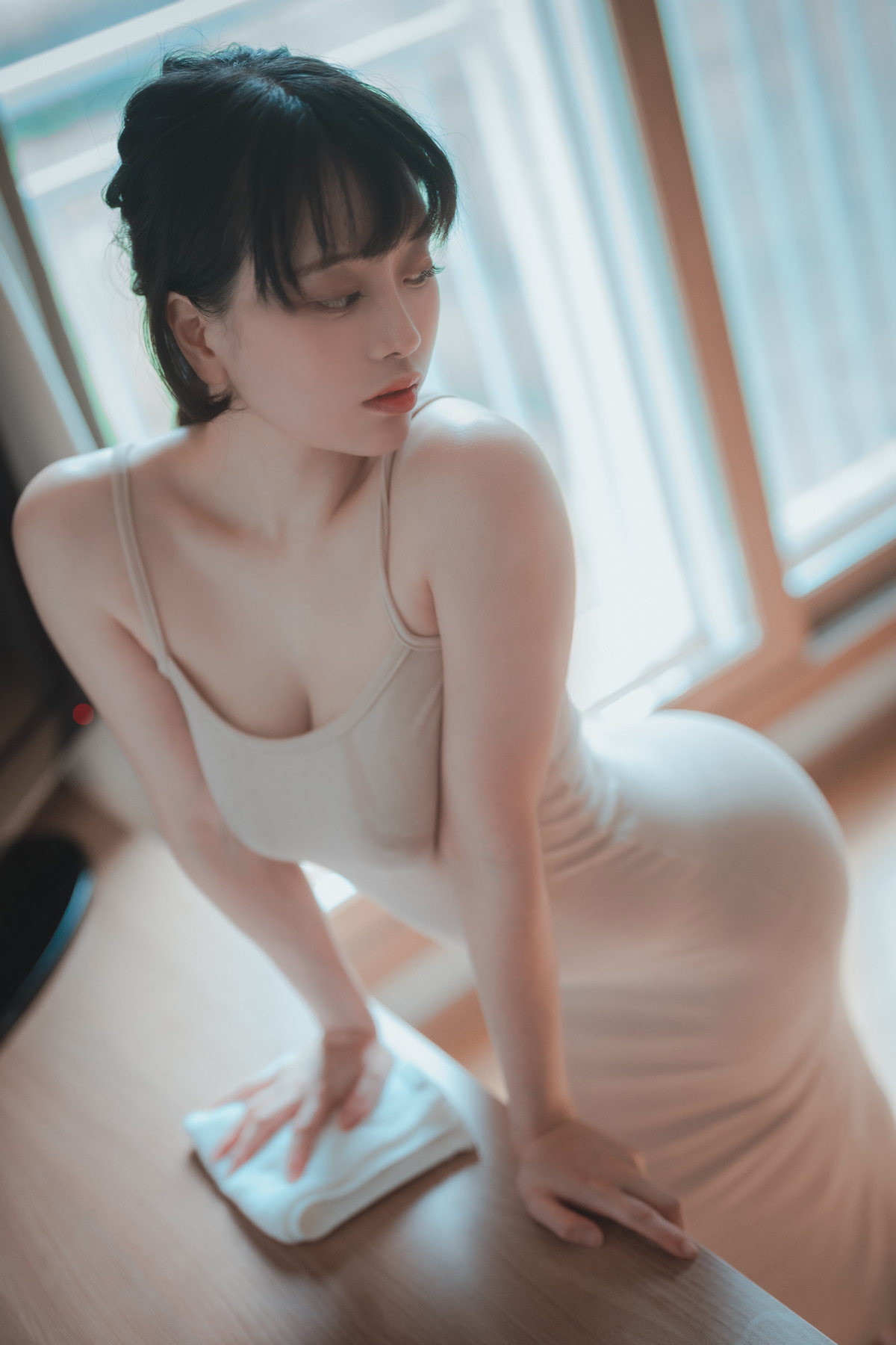 xgyw.top_[DJAWA]No.226_模特ZziZzi_New Town Bride主题性感厨娘装黑色内裤秀翘臀诱惑写真207P
