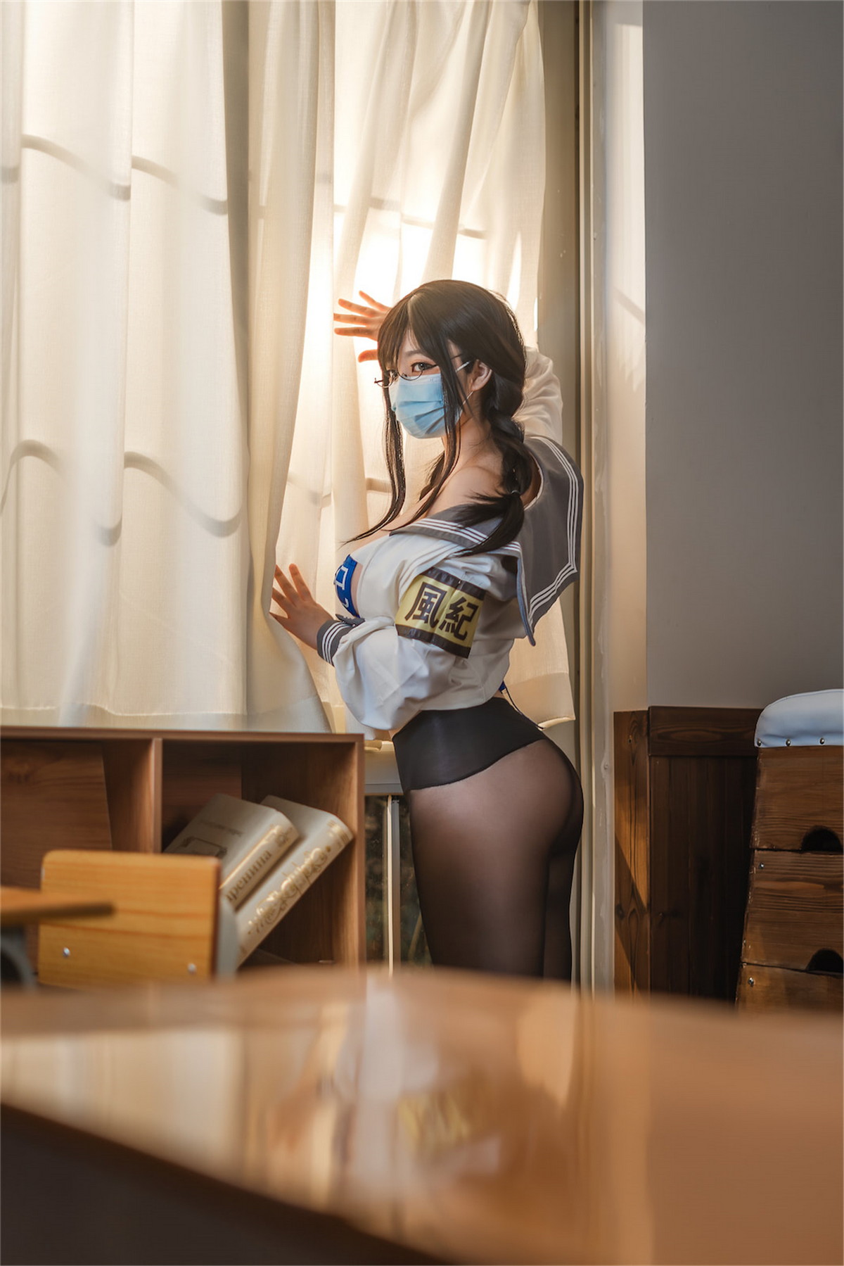 xgyw.top_网络美女啊日日_Ganlory放课后风纪主题私房半脱学生制服露性感内衣诱惑写真51P
