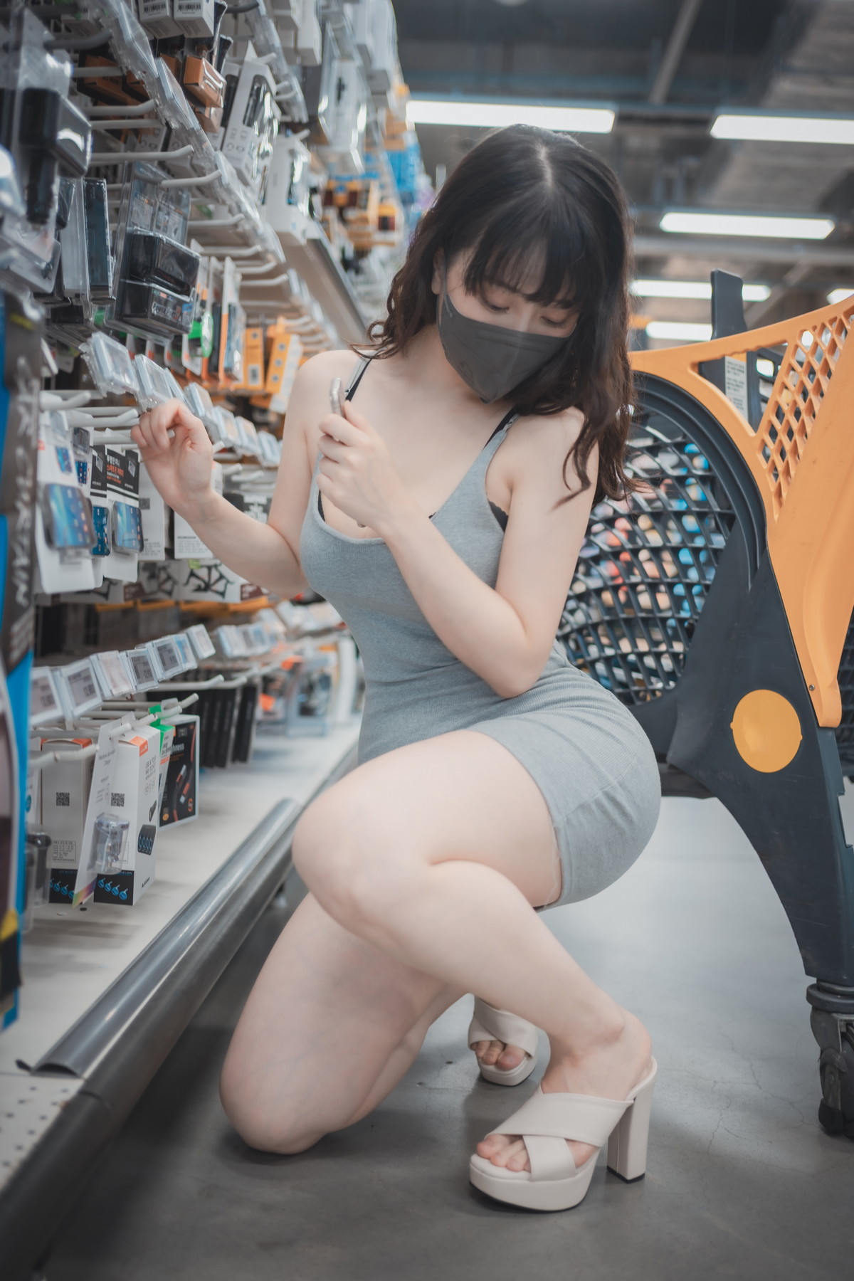 xgyw.top_[DJAWA]No.226_模特ZziZzi_New Town Bride主题性感厨娘装黑色内裤秀翘臀诱惑写真207P