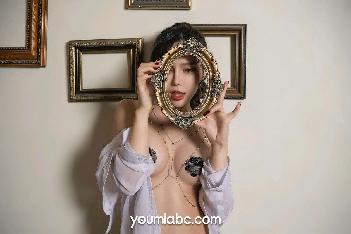 xgyw.top_[YouMi尤蜜]Vol.858_模特艾小青私房性感白色薄T半脱露豪乳遮点极致诱惑写真30P