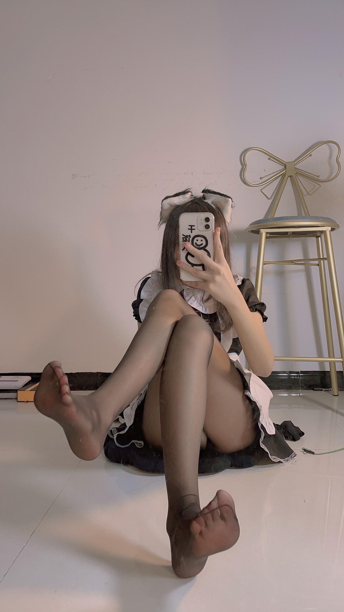 xgyw.top_网络美少女宁酱0w0黑丝女仆主题私房性感黑色女仆装配超薄黑丝秀翘臀诱惑写真39P