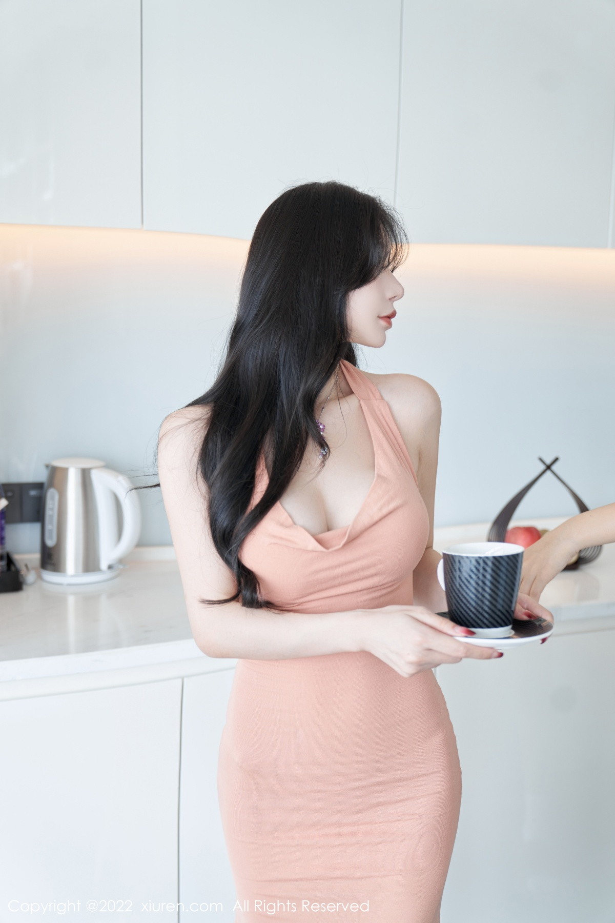 xgyw.top_XiuRen第5881期_女神周于希Sally心愿旅拍性感粉色长裙 白色薄纱惹火诱惑写真80P