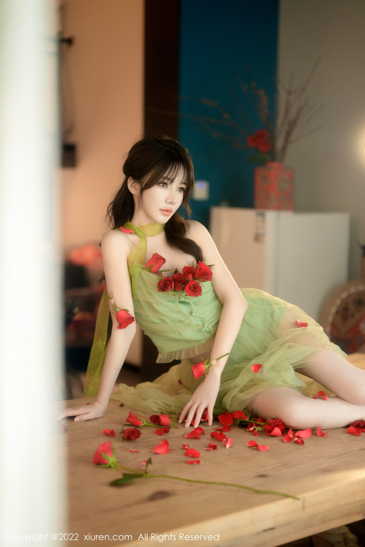 xgyw.top_XiuRen第5875期_模特婠婠么私房性感淡绿色连衣裙秀曼妙身姿白嫩美腿诱惑写真85P