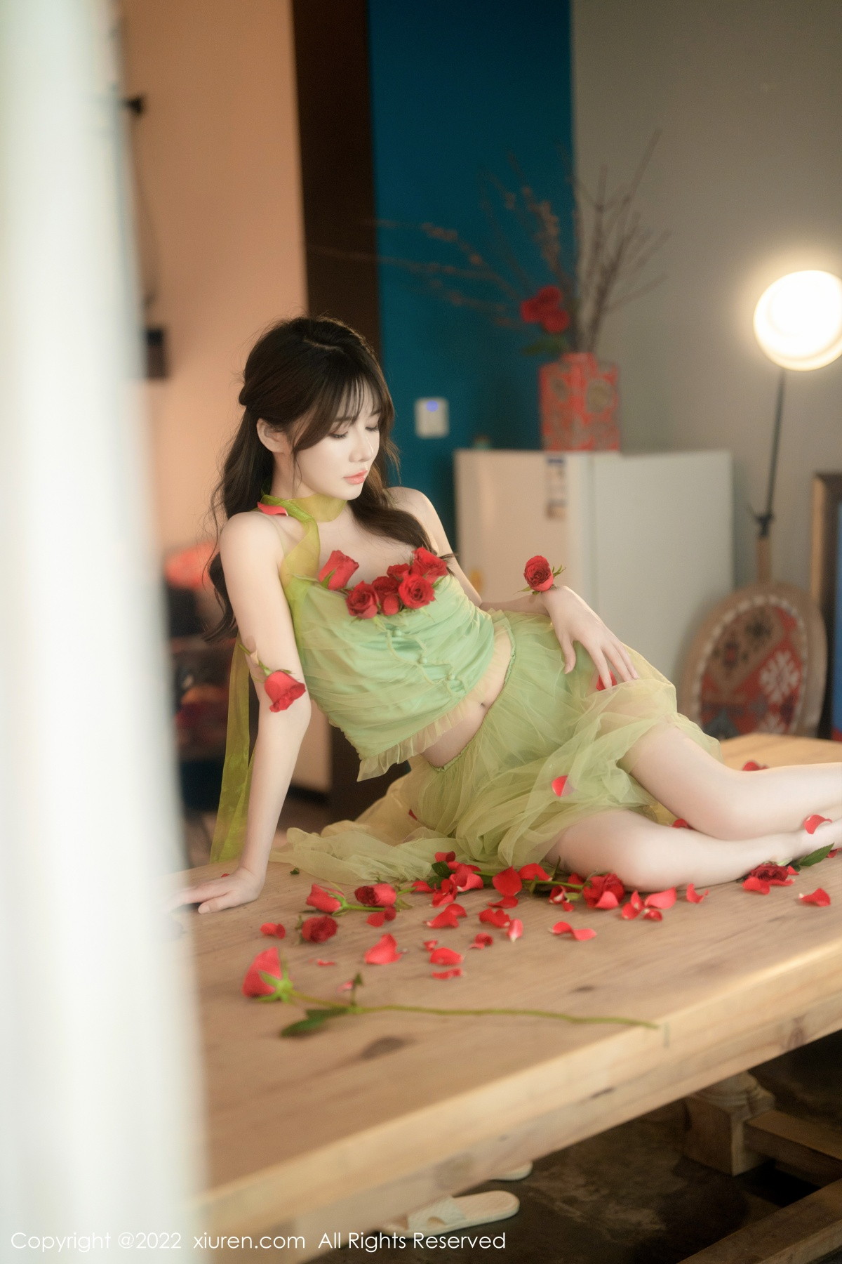 xgyw.top_XiuRen第5875期_模特婠婠么私房性感淡绿色连衣裙秀曼妙身姿白嫩美腿诱惑写真85P