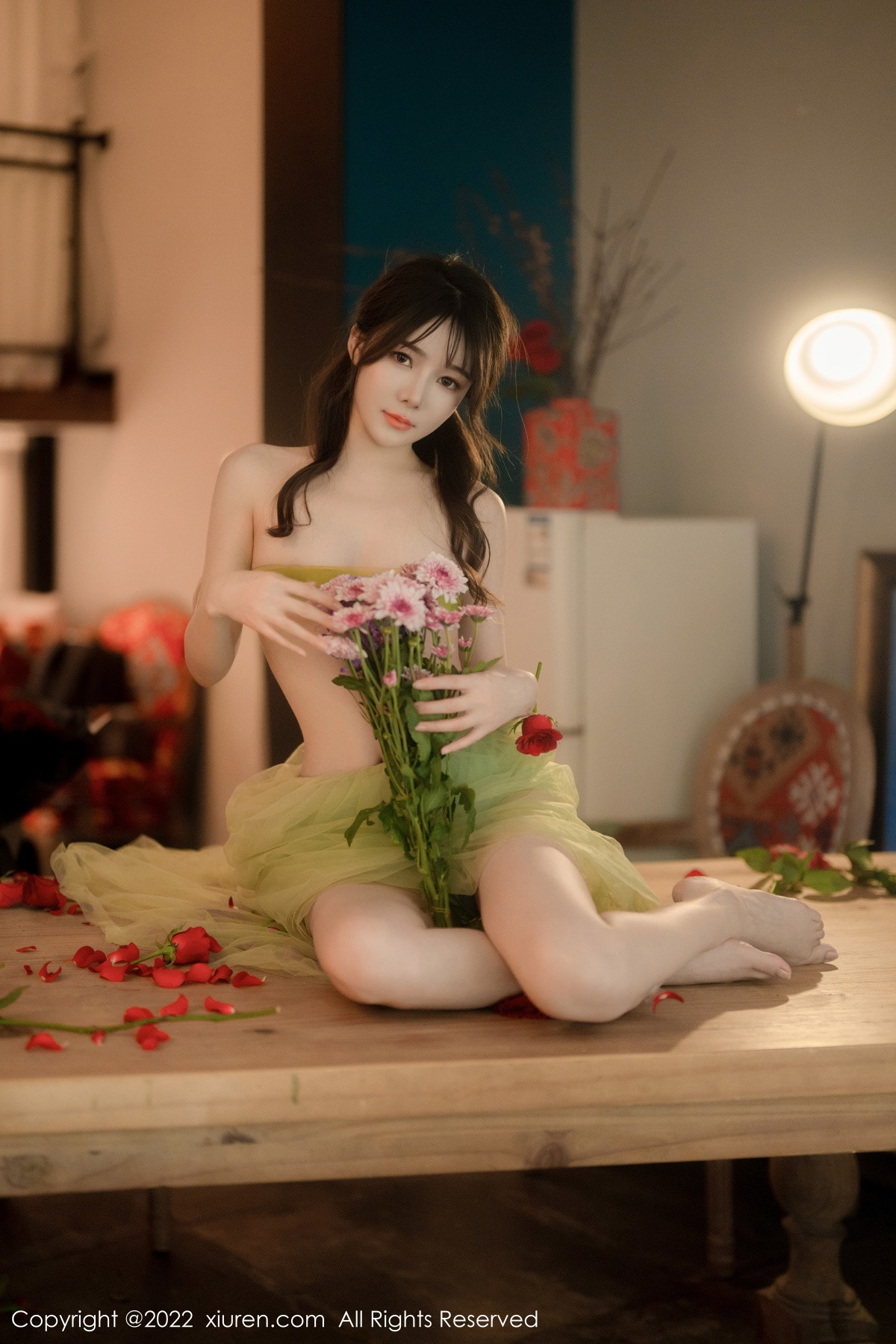 xgyw.top_XiuRen第5875期_模特婠婠么私房性感淡绿色连衣裙秀曼妙身姿白嫩美腿诱惑写真85P