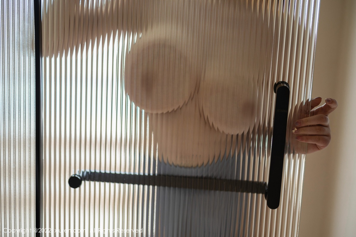 xgyw.top_XiuRen第5878期_女神妲己_Toxic心愿旅拍蓝色高开叉服秀丰乳肥臀撩人诱惑写真72P