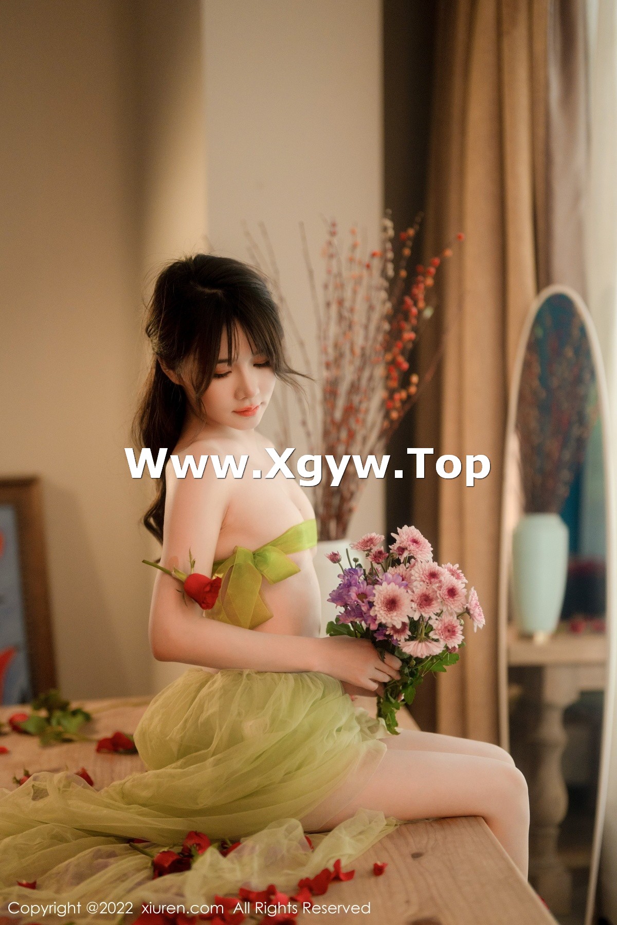xgyw.top_XiuRen第5875期_模特婠婠么私房性感淡绿色连衣裙秀曼妙身姿白嫩美腿诱惑写真85P