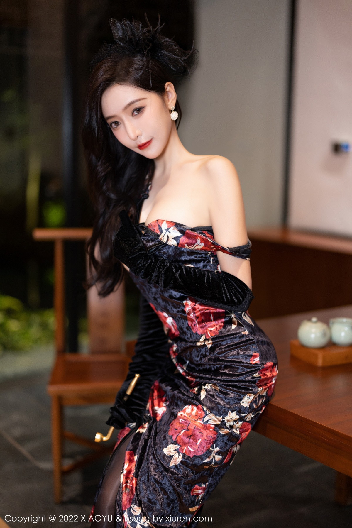 xgyw.top_[XiaoYu画语界]Vol.909_女神王馨瑶yanni脱性感深色旗袍露红色内衣配开档黑丝诱惑写真90P