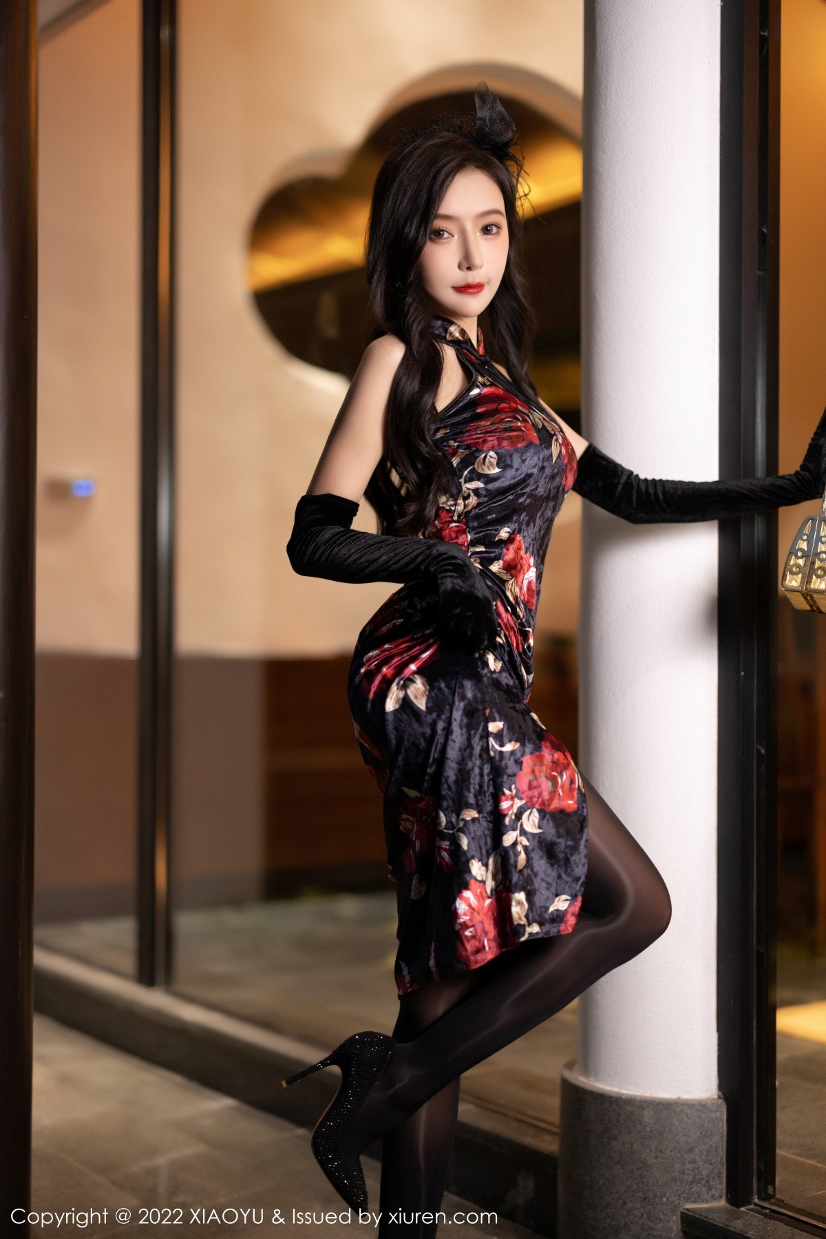 xgyw.top_[XiaoYu画语界]Vol.909_女神王馨瑶yanni脱性感深色旗袍露红色内衣配开档黑丝诱惑写真90P