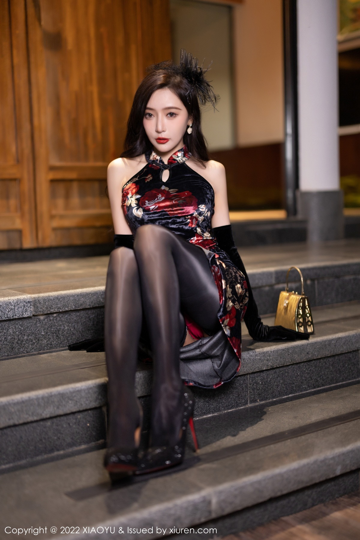 xgyw.top_[XiaoYu画语界]Vol.909_女神王馨瑶yanni脱性感深色旗袍露红色内衣配开档黑丝诱惑写真90P