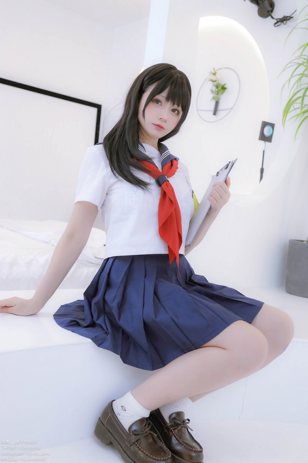 xgyw.top_网络美女Nyako喵子风纪委员主题私房半脱性感学生装露风纪内衣撩人诱惑写真85P