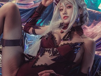 Coser青春美女Luisa_零纱兔女郎阿尔托莉雅主题性感内衣配黑色丝袜网袜秀蜜桃臀骚扰写真29P