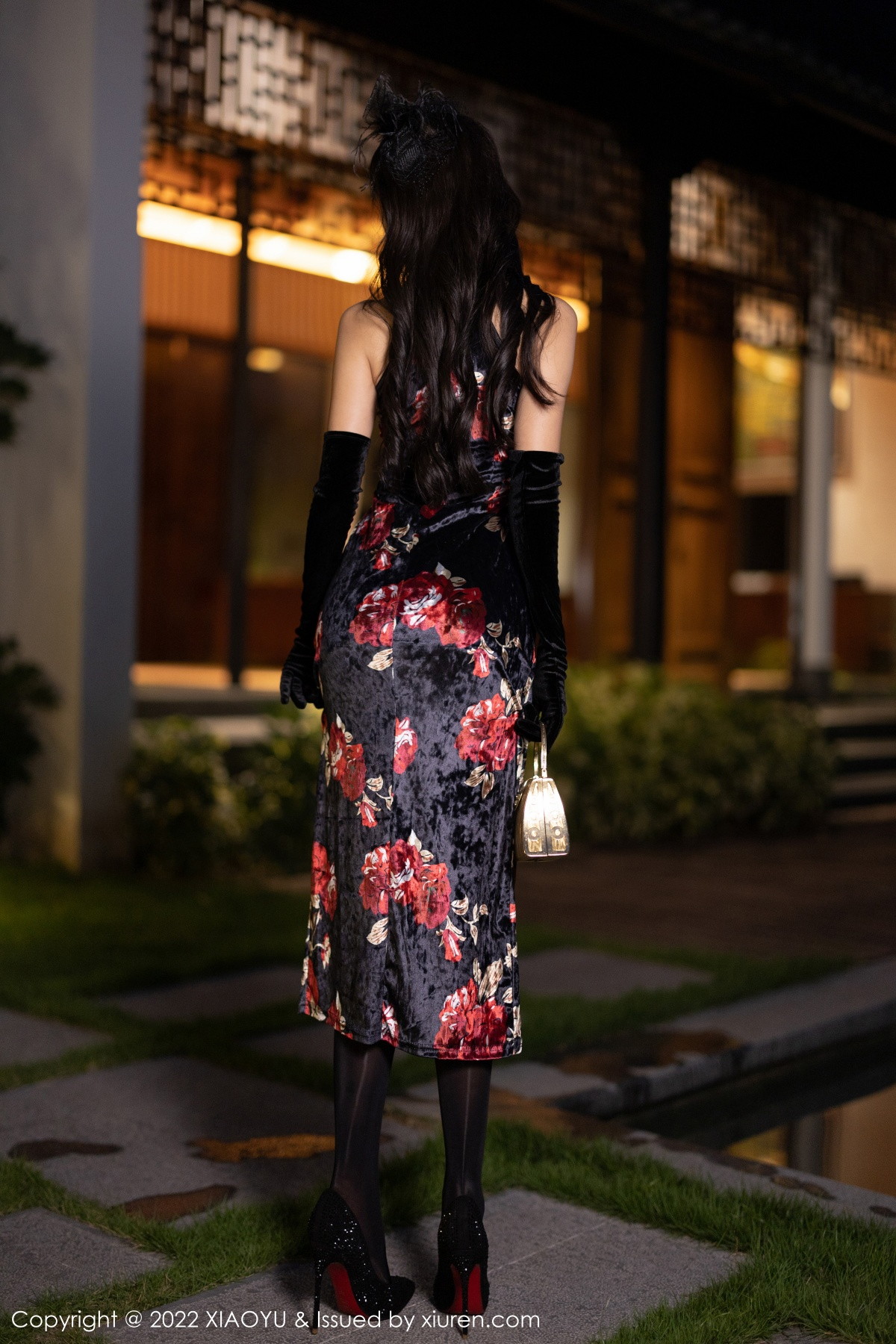 xgyw.top_[XiaoYu画语界]Vol.909_女神王馨瑶yanni脱性感深色旗袍露红色内衣配开档黑丝诱惑写真90P
