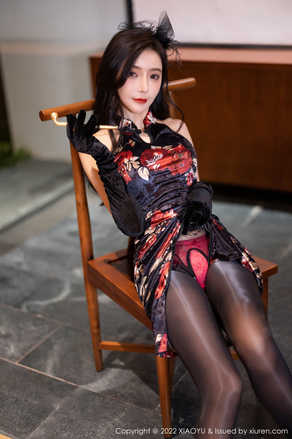 xgyw.top_[XiaoYu画语界]Vol.909_女神王馨瑶yanni脱性感深色旗袍露红色内衣配开档黑丝诱惑写真90P