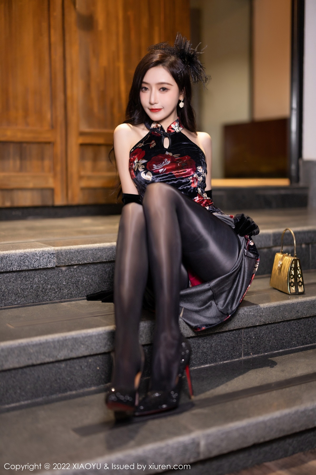 xgyw.top_[XiaoYu画语界]Vol.909_女神王馨瑶yanni脱性感深色旗袍露红色内衣配开档黑丝诱惑写真90P