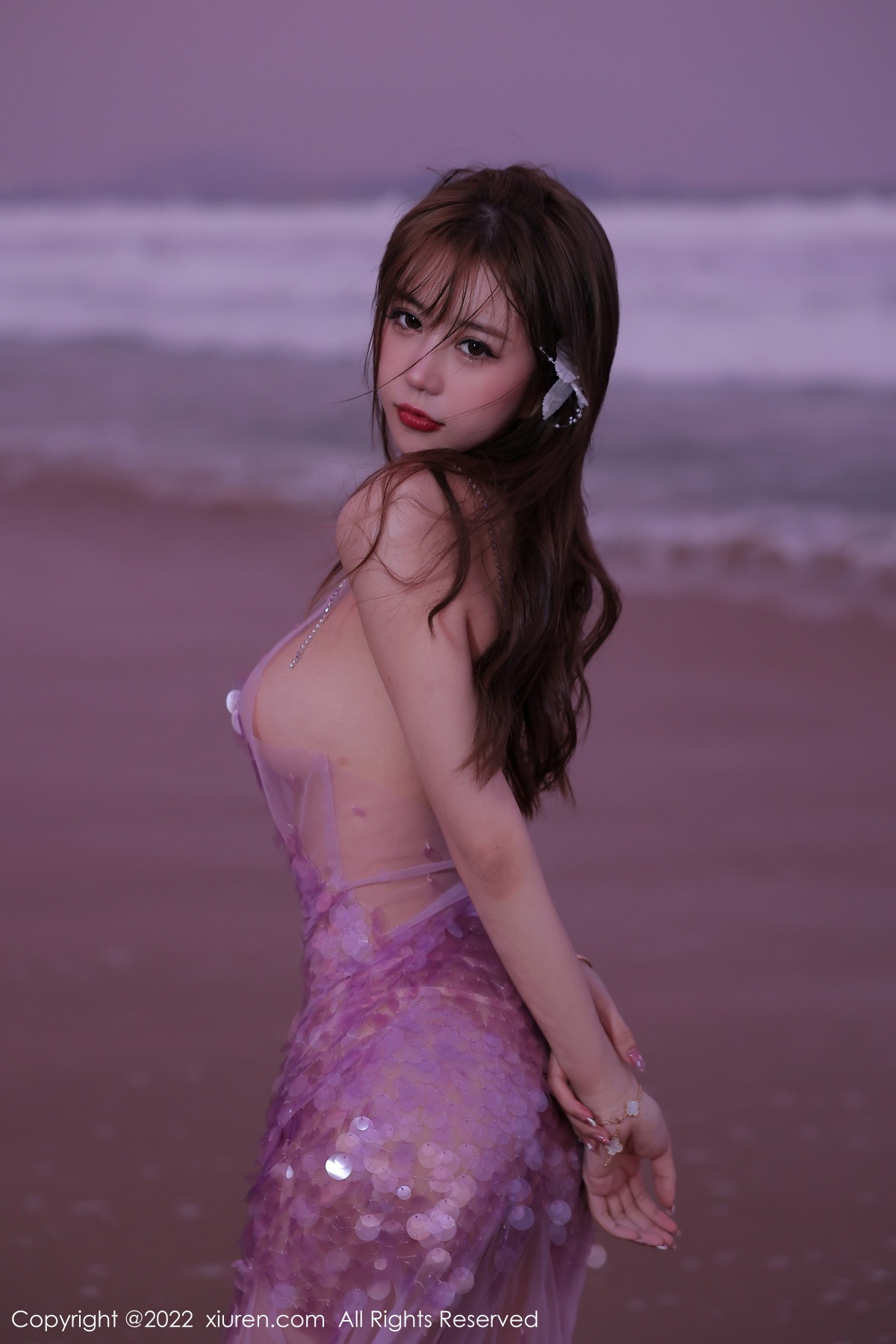xgyw.top_XiuRen第5890期_模特tina_甜仔海南旅拍沙滩场景粉色真空裙秀凹凸身材诱惑写真53P