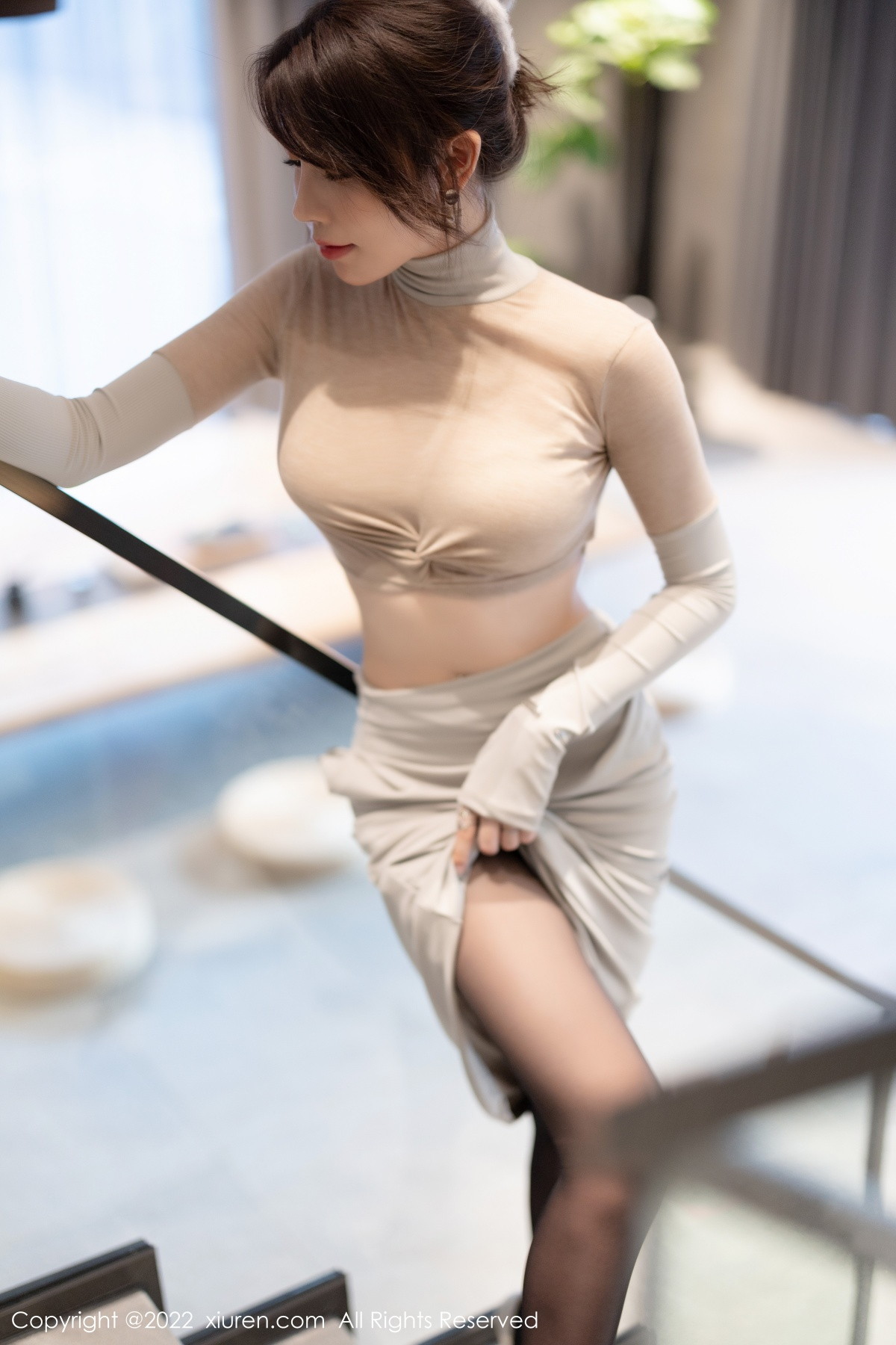 xgyw.top_XiuRen第5895期_女神徐莉芝Booty性感浅色上衣配长裙露超薄黑丝迷人诱惑写真91P