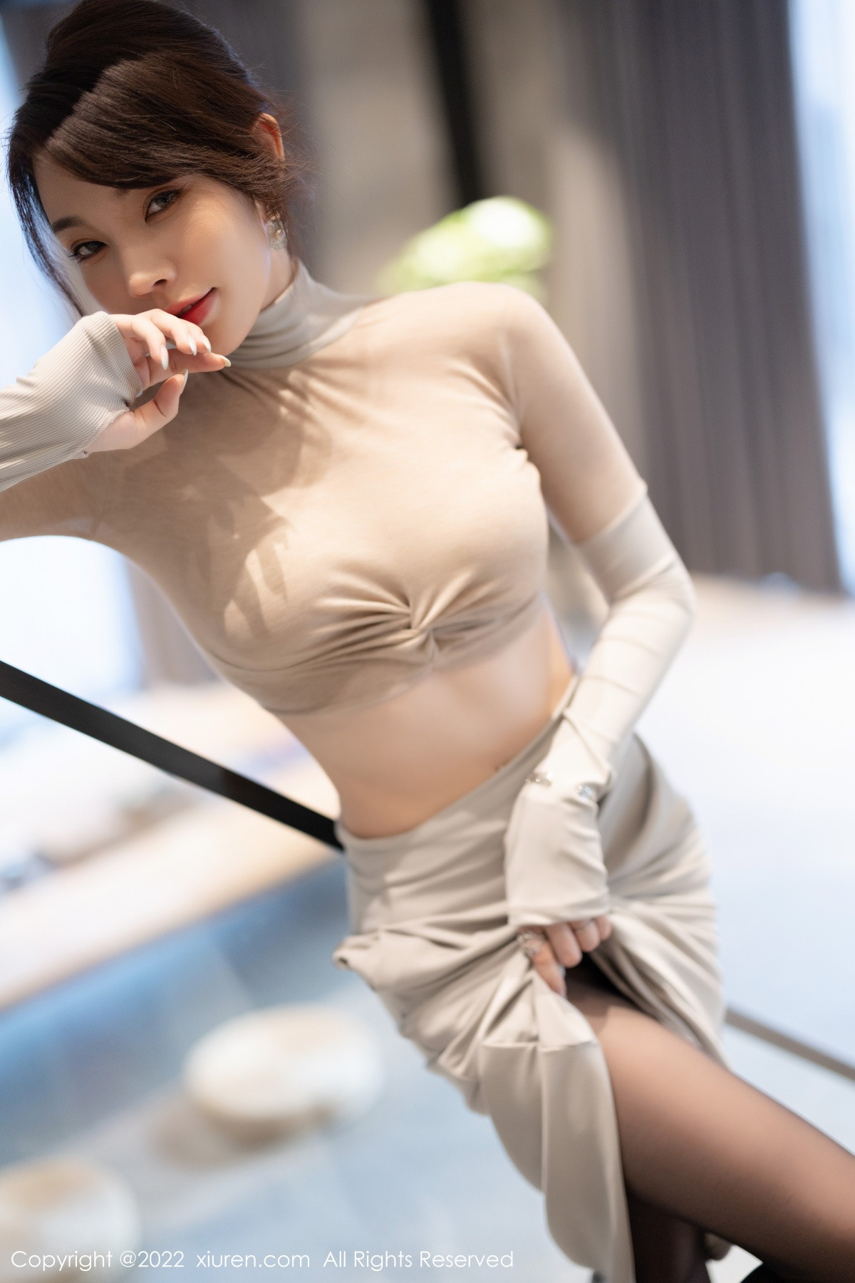 xgyw.top_XiuRen第5895期_女神徐莉芝Booty性感浅色上衣配长裙露超薄黑丝迷人诱惑写真91P