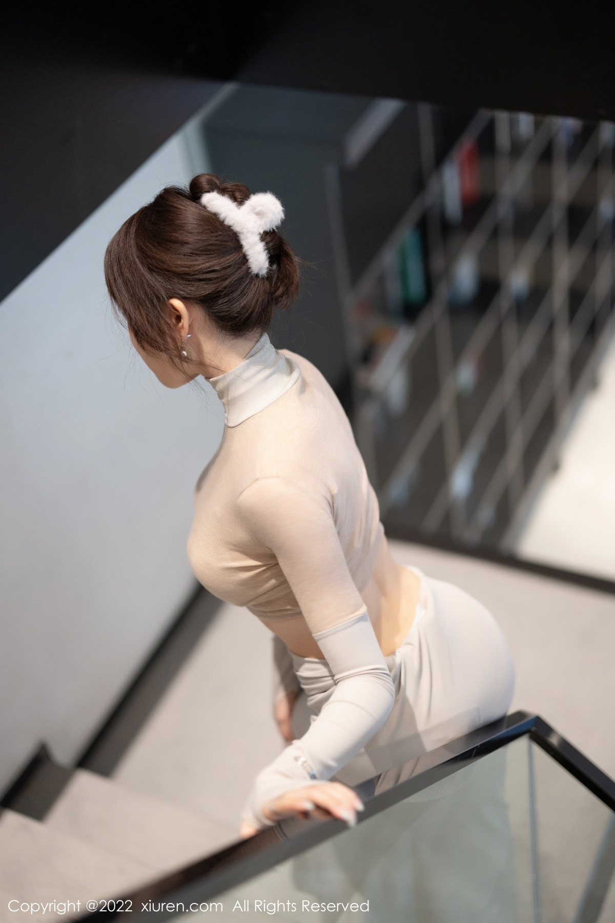 xgyw.top_XiuRen第5895期_女神徐莉芝Booty性感浅色上衣配长裙露超薄黑丝迷人诱惑写真91P