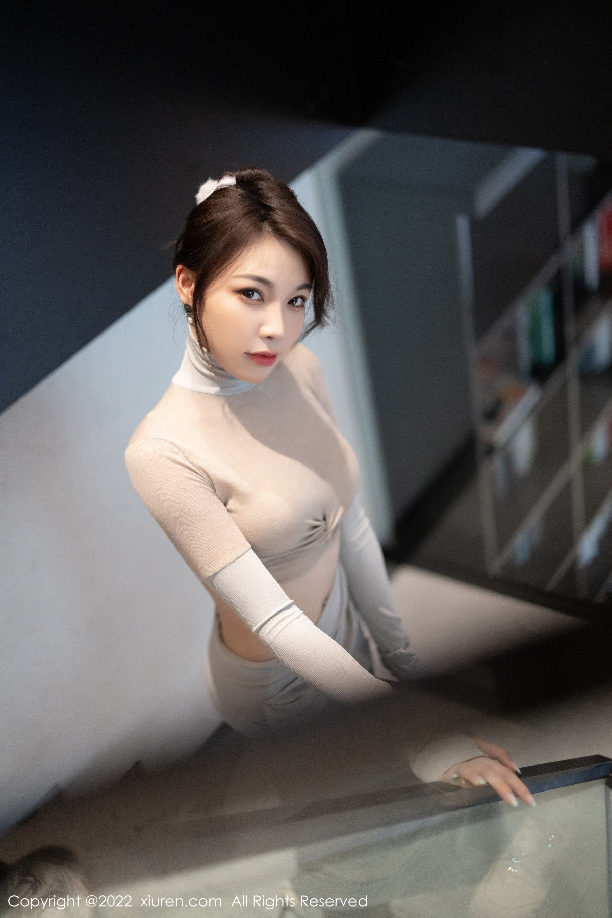 xgyw.top_XiuRen第5895期_女神徐莉芝Booty性感浅色上衣配长裙露超薄黑丝迷人诱惑写真91P