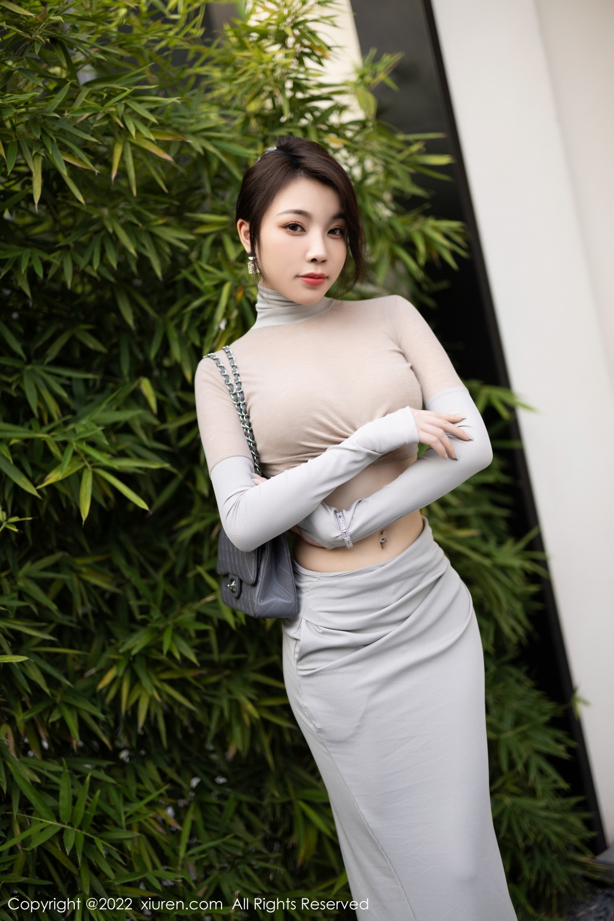 xgyw.top_XiuRen第5895期_女神徐莉芝Booty性感浅色上衣配长裙露超薄黑丝迷人诱惑写真91P