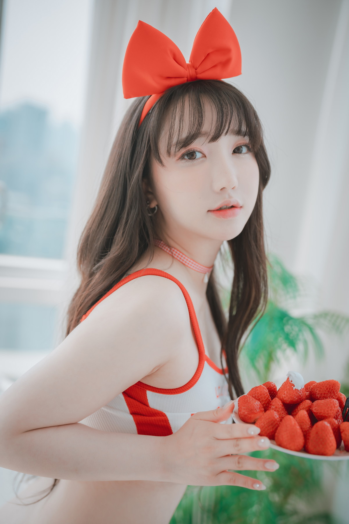 xgyw.top_[DJAWA]No.228_韩国模特Strawberry Girl主题私房性感红色百褶裙半撩露翘臀诱惑写真81P