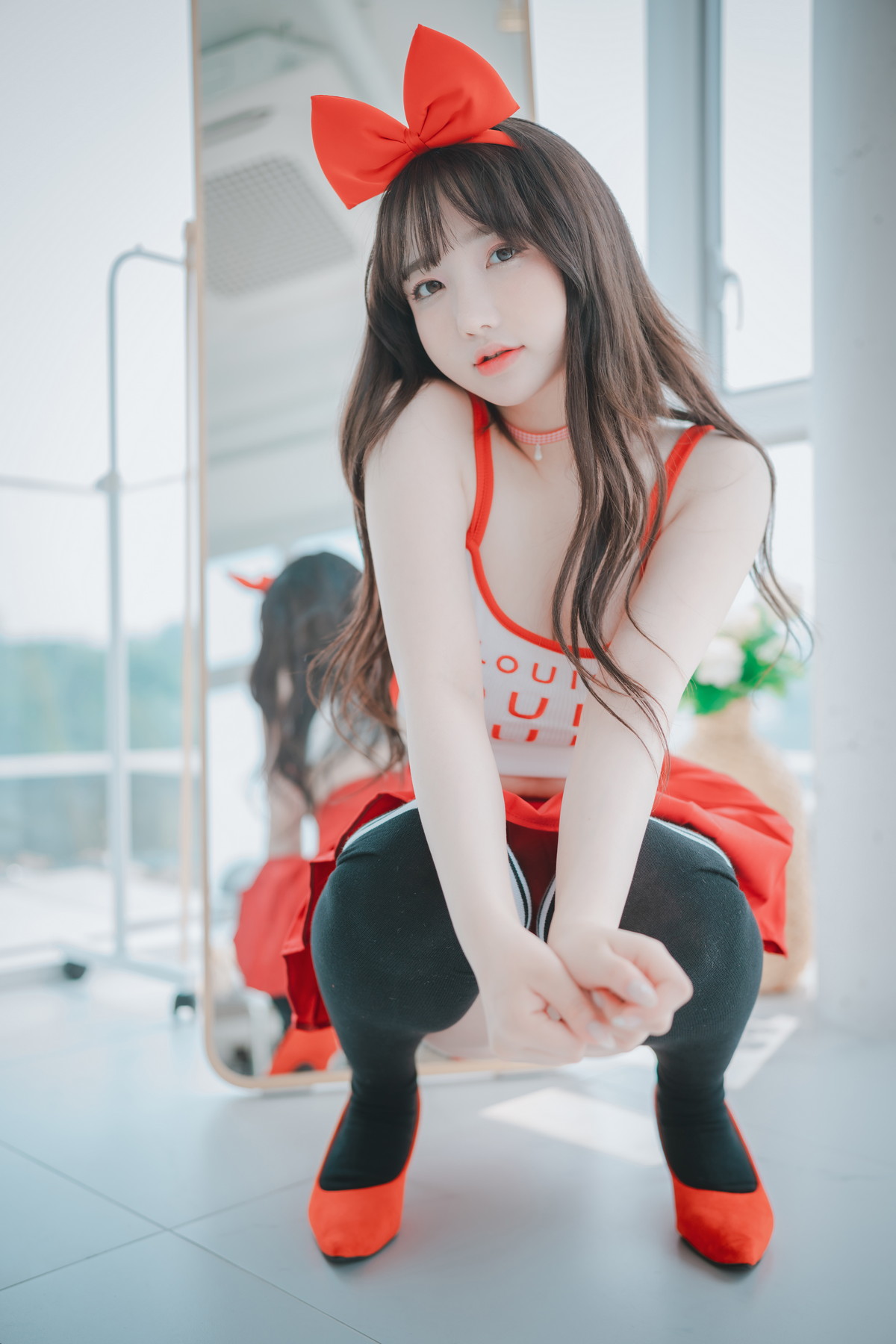 xgyw.top_[DJAWA]No.228_韩国模特Strawberry Girl主题私房性感红色百褶裙半撩露翘臀诱惑写真81P