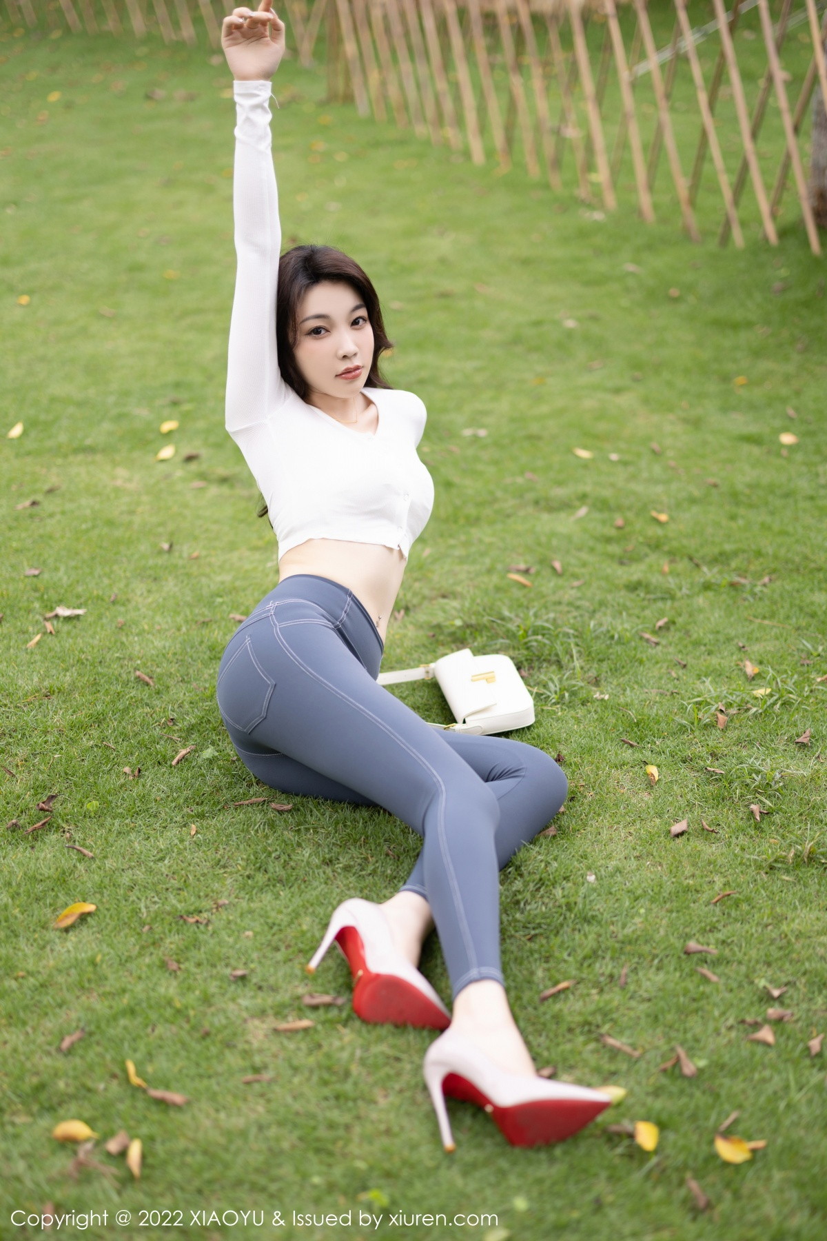 xgyw.top_[XiaoYu画语界]Vol.911_模特徐莉芝Booty白色收身衣配简约长裤 白色情趣内衣诱惑写真84P