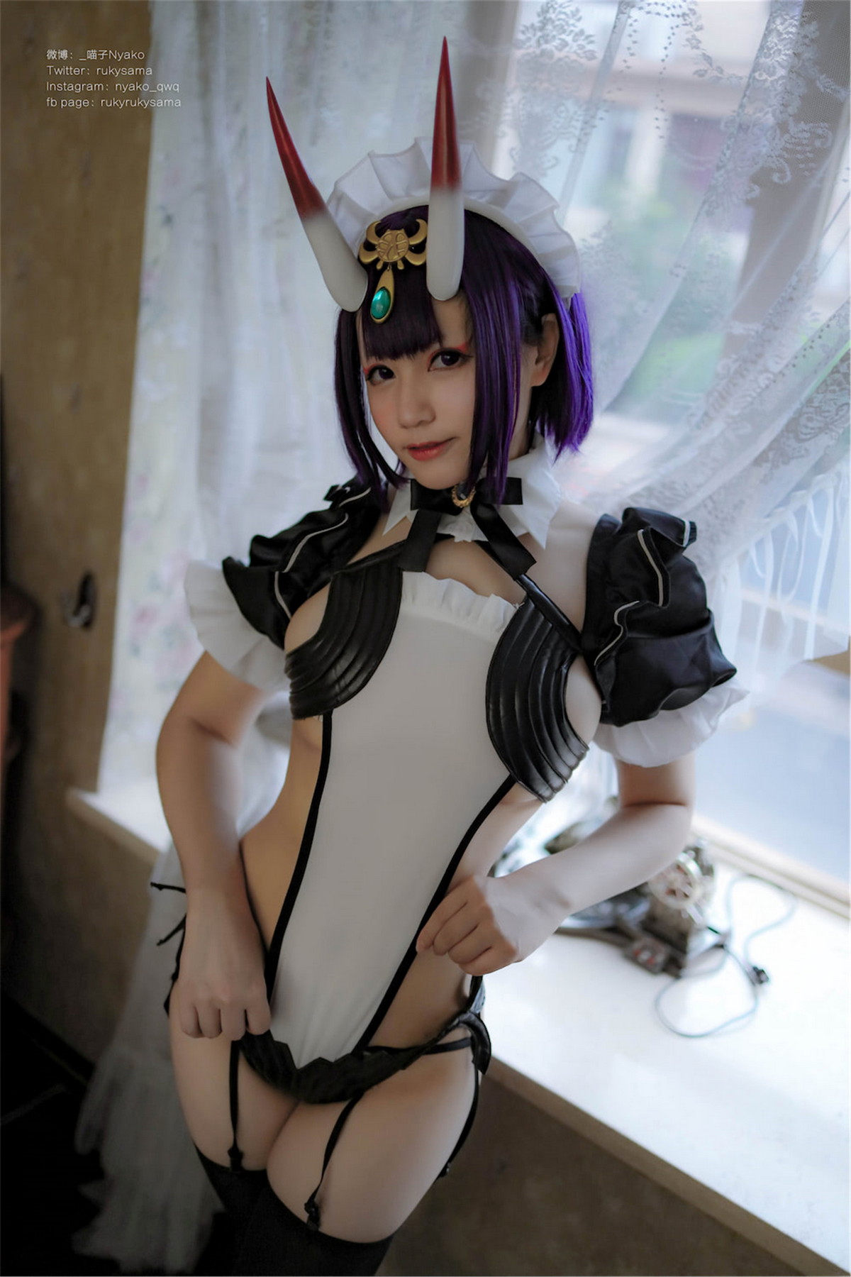 xgyw.top_网络美女Nyako喵子酒吞童子女仆主题私房性感女仆裙配黑丝吊袜秀翘臀诱惑写真42P