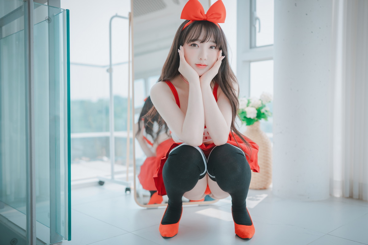 xgyw.top_[DJAWA]No.228_韩国模特Strawberry Girl主题私房性感红色百褶裙半撩露翘臀诱惑写真81P